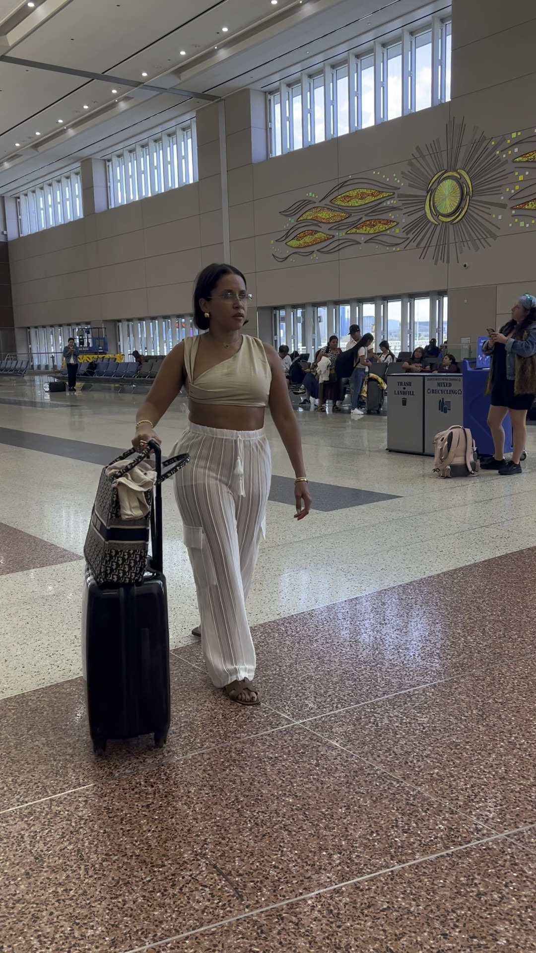 Airport vacation ready

#LTKTravel #LTKStyleTip