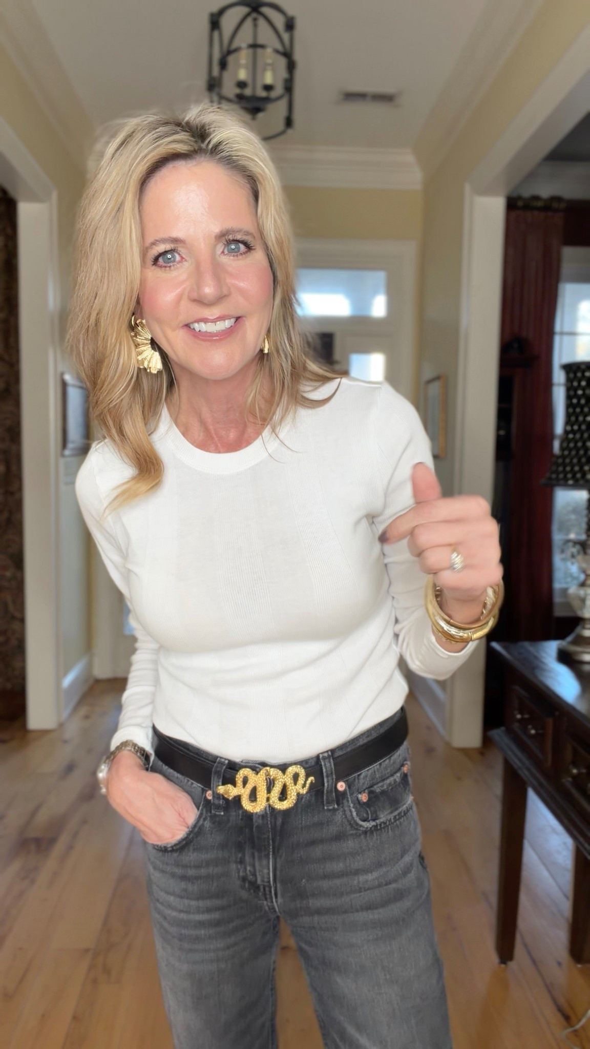 If you are in the market for a great quality white Tshirt, I have found it for you. Super soft and looks good on its own or layered.

#LTKootd #LTKOver40