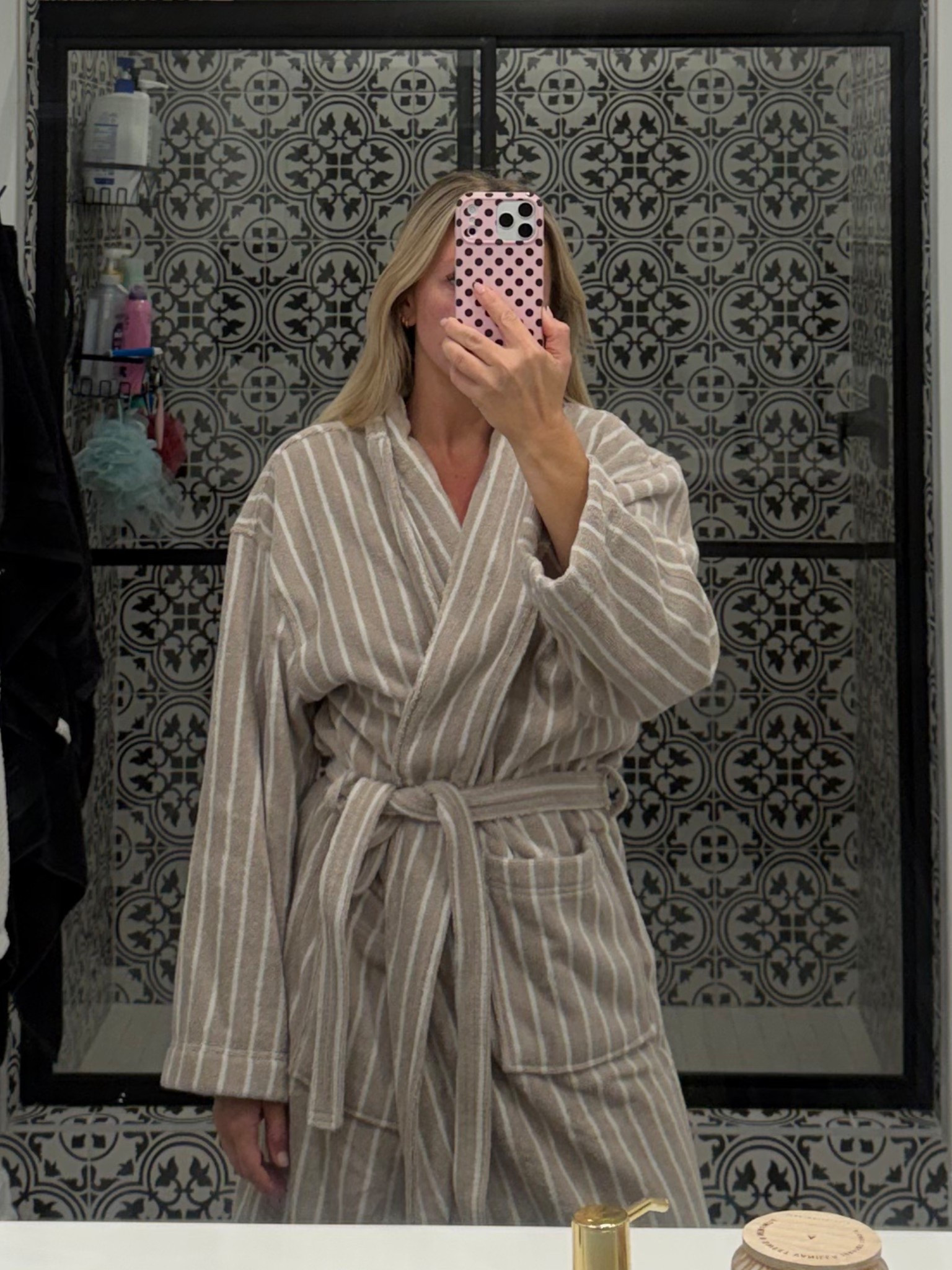 Comfy robe from H&M 

#LTKGiftGuide #LTKHoliday #LTKSeasonal