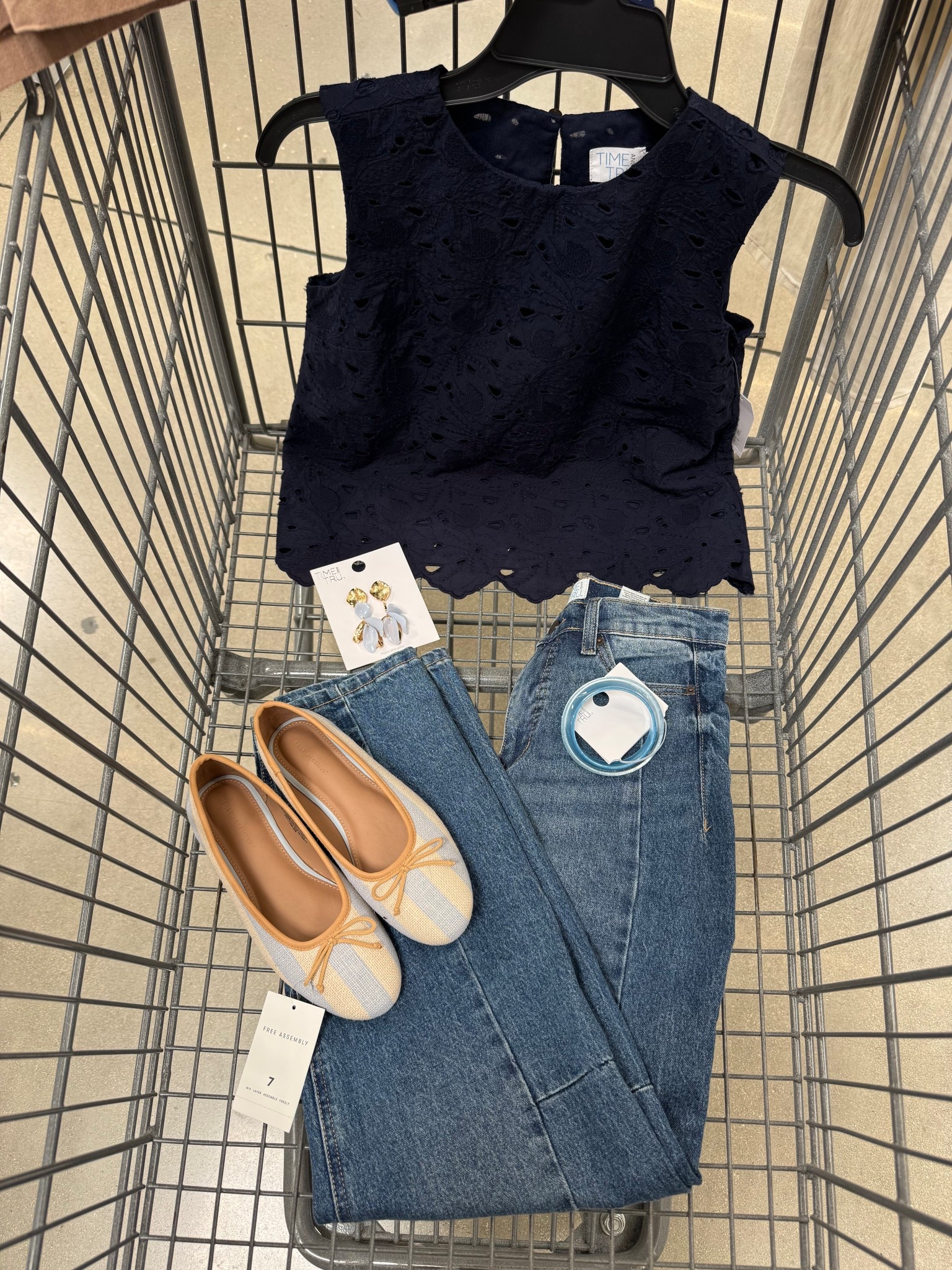 Walmart affordable outfit idea ❤️

Walmart fashion, Walmart new arrivals 

#LTKootd #LTKdayinmylife #LTKgrwm