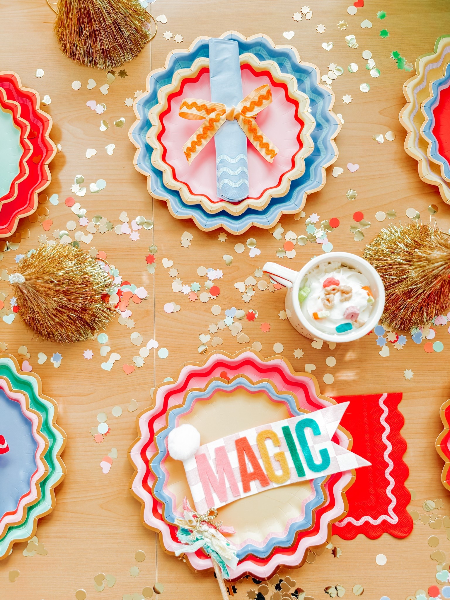 the cutest lucky charm party decor for st. patrick’s day 🌈☘️ @Packed Party #ad #stpatricksdayparty 