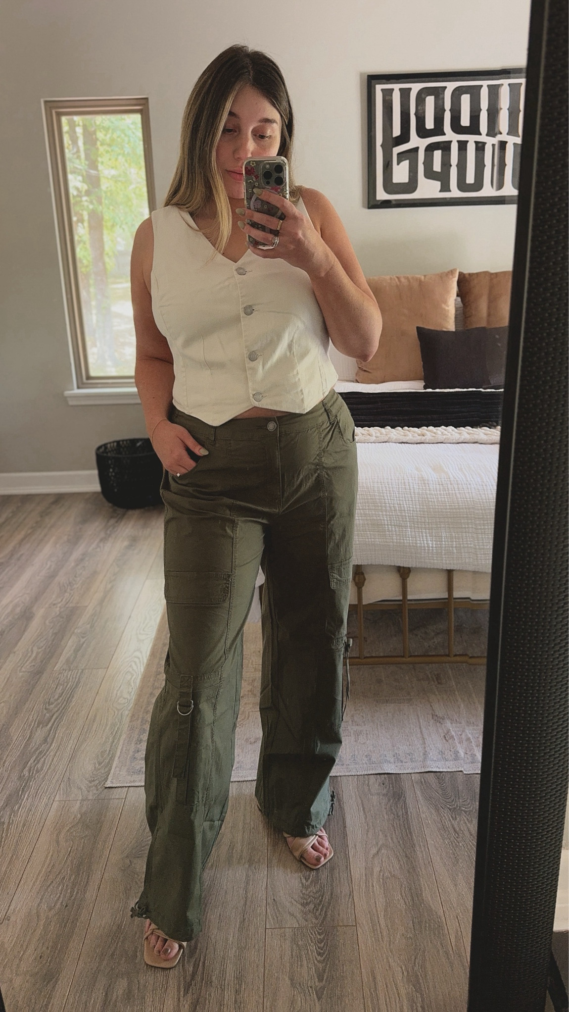 #cargo #vest #waistcoat #walmart

#LTKMidsize #LTKStyleTip #LTKFindsUnder50