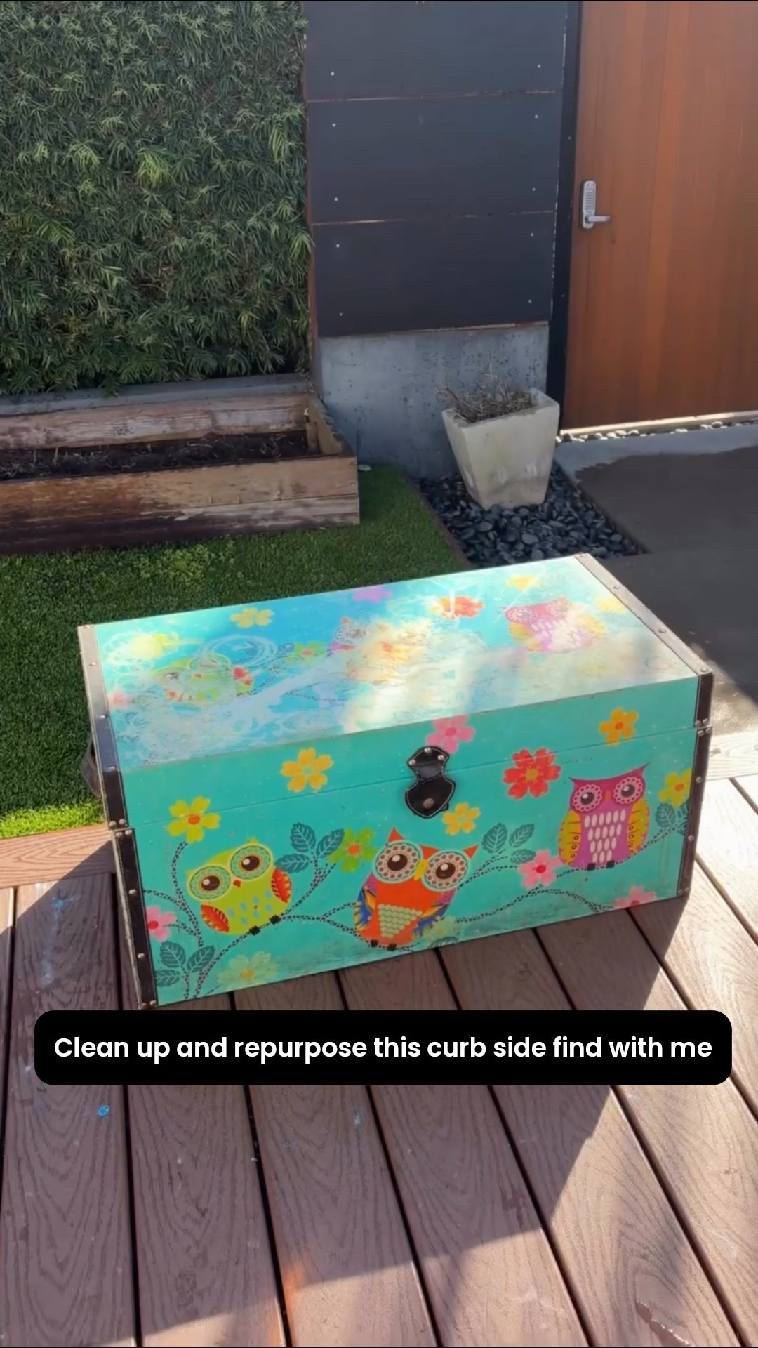 My husband who used to have a membership at Erewhon (what!!!!!) when I met him, has now come round to my way of thinking and spotted this CUTE little curb side treasure - ohhhhh yesssss! 
Thought to share our clean up and light repurpose of it at the weekend… turning it into a dress up for Aurora’s bedroom!
My brother and I always had one when we were kids. A place where we could go to town with our imagination and I love the idea of my own kids having that too.
I was also surprised at how much they both wanted to help with cleaning this haha!