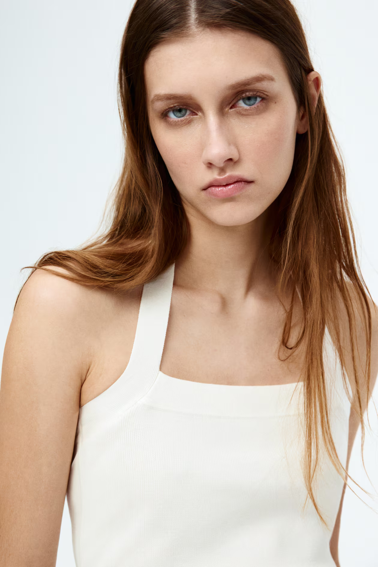 Neckholder-Top aus Feinstrick | H&M (DE, AT, CH, NL, FI)