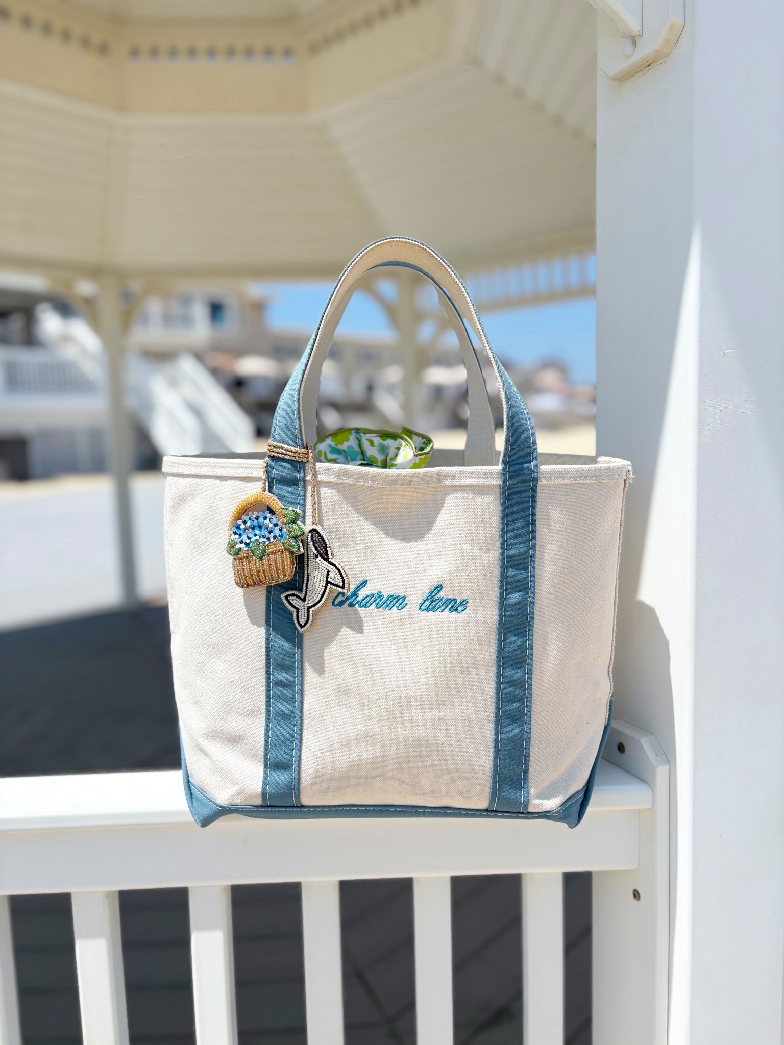 This is the @llbean boat and tote summer and no better way to accessorize than with @bethladdcollections and @fete.papier ✨

This is the size medium Boat & Tote! 

#preppy #eastcoast #eastcoastsummer #preppyfashion #classicstyle #boatandtote 

#LTKSaleAlert #LTKFindsUnder100 #LTKStyleTip