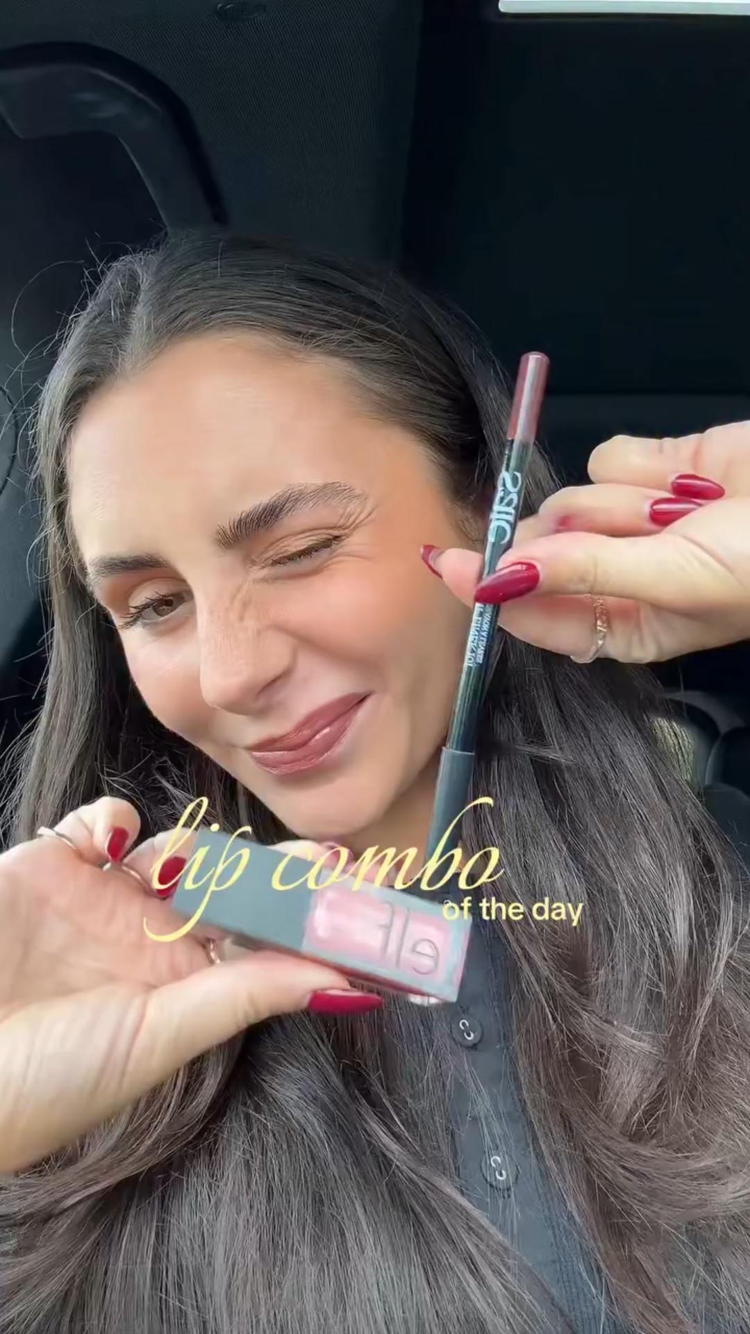 Lip combo of the day 🌟❤️ using @saiebeauty lip liner in tease and @elfcosmetics plumping lip oil in payarazzi 

#lipcombo #makeup #grwm #beauty #lipgloss #lip