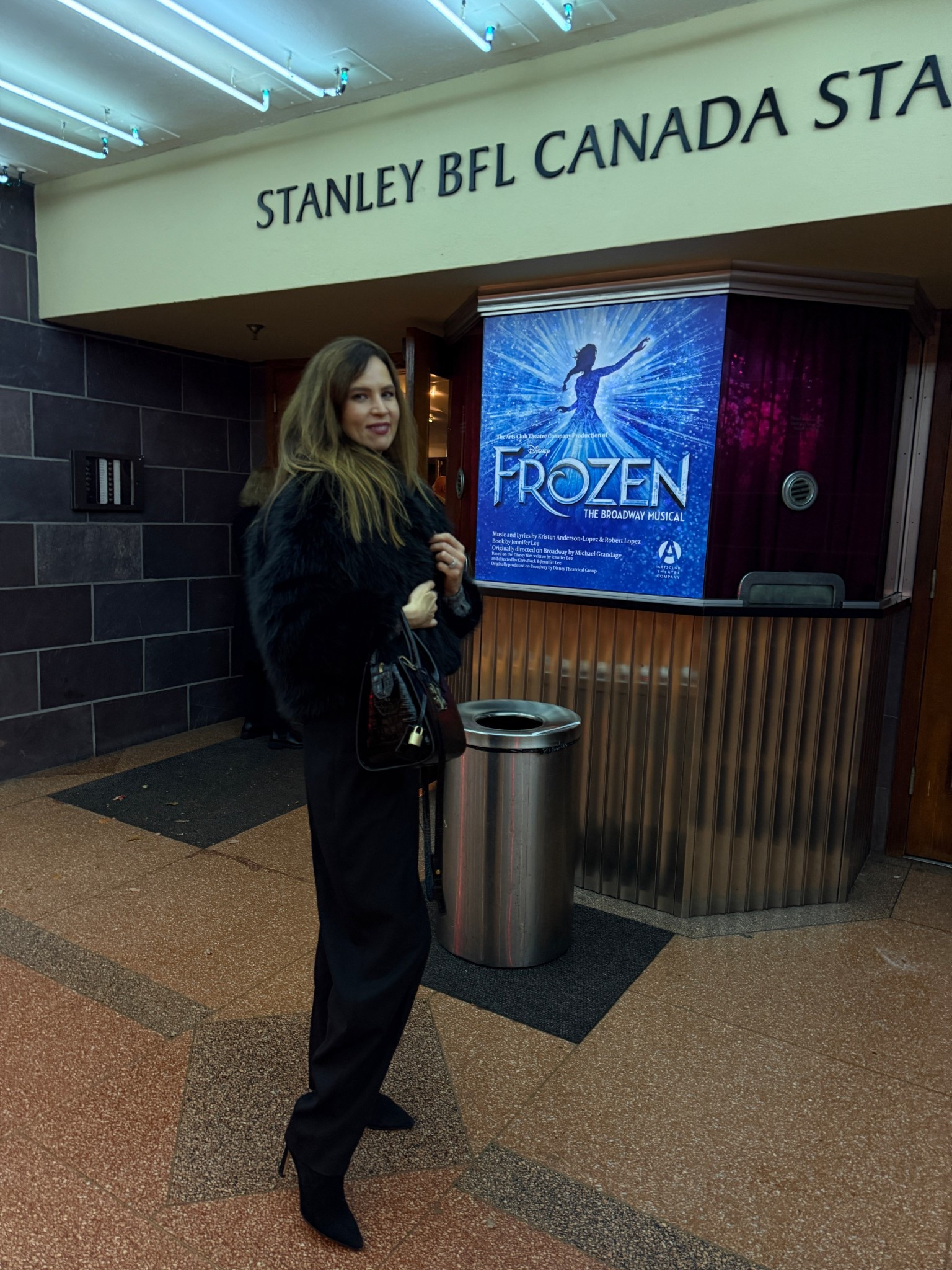 Theatre night out 
Faux fur jacket 
Trendy fur jacket 
Commense

#LTKcanada #LTKwinter #LTKdatenight