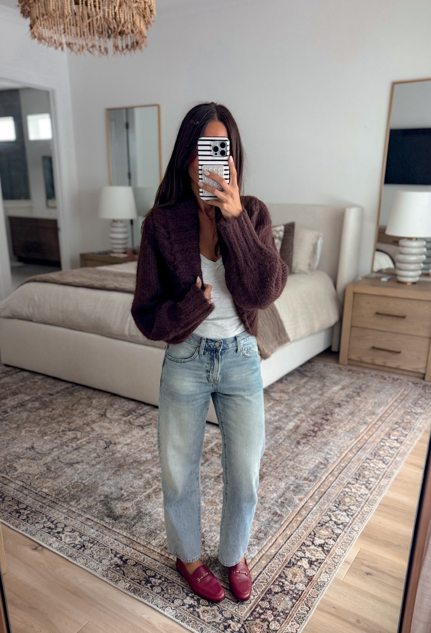 Easy and cozy fall daytime look 🍂 fall fashion, casual look, cozy style, women’s sweater, cardigan, annabrstyle






#LTKPetite #LTKSeasonal #LTKStyleTip