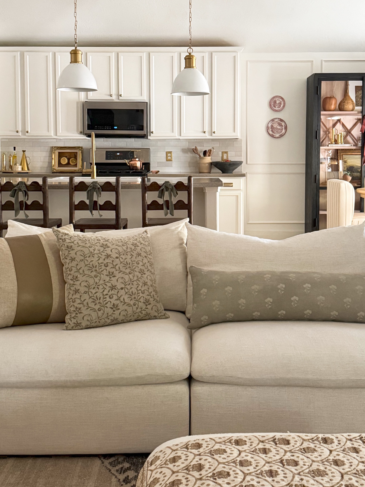 Can’t get over my new barstools! They completely change up the vibe of this space! 

Barstool, Frankie Stool, Modern Barstool, Unique Barstool, Kitchen Stool, Kitchen Decor, Pendants, Brass Pendant, White Kitchen, Display Cabinet, White Sofa, Throw Pillows, Vintage Art

#LTKFindsUnder50 #LTKSeasonal #LTKHome