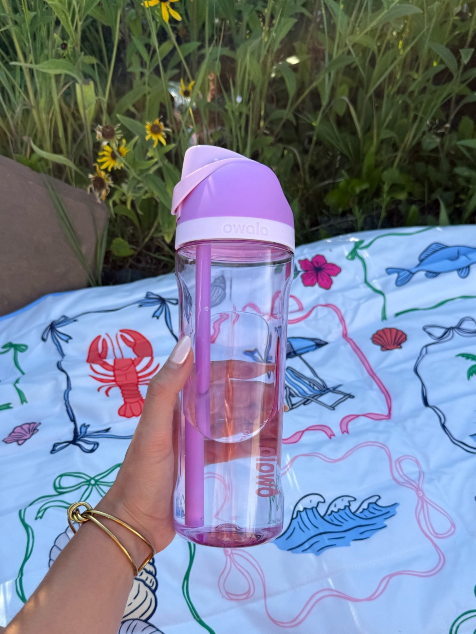 Pink Owala, sunshine, and a picnic blanket = the perfect summer combo. ☀️💕

#LTKFinds #LTKLifestyle #LTKHome #Owala #OwalaBottle #WaterBottle #Hydration #EverydayEssentials #SummerFavorites #PinkAesthetic #LifestyleFinds #AmazonFinds #DailyEssentials #StayHydrated #SimpleJoy

#LTKdayinmylife #LTKHome #LTKSeasonal