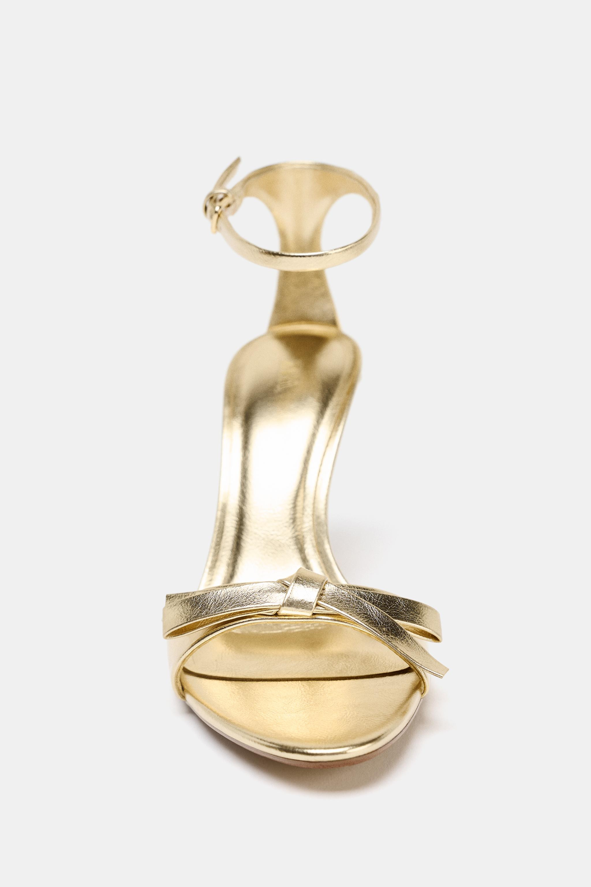 METALLIC EFFECT BOW HEELED SANDALS | Zara US