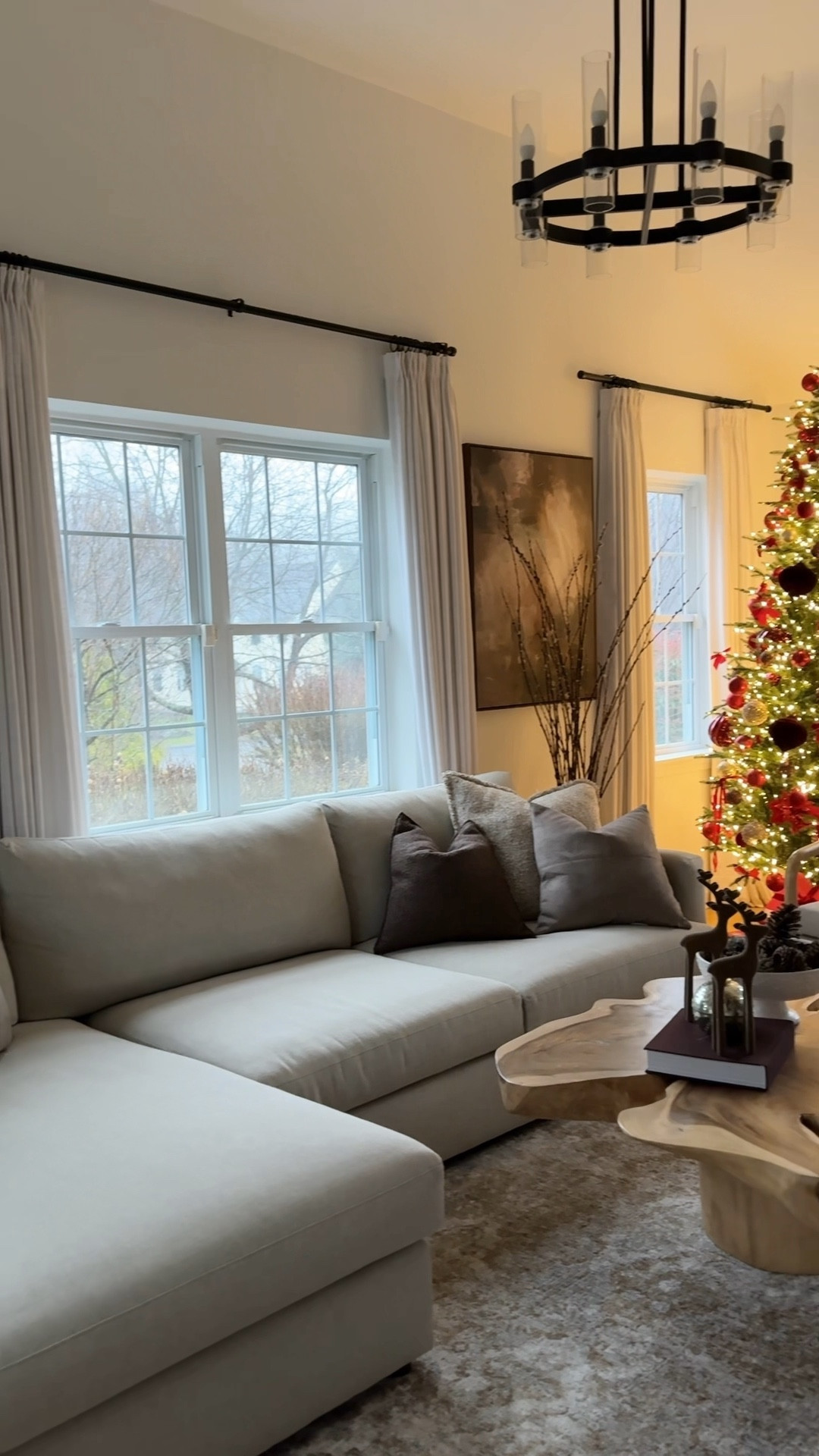 Cozy Living Room 

#LTKHome #LTKHoliday #LTKSeasonal