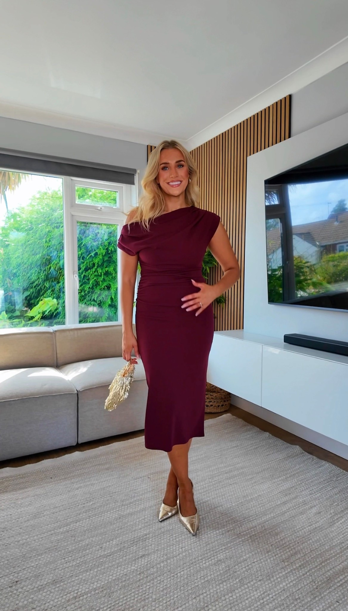 This is so stunningly classy!!!! Can we worn for so many different things! Ruched on my belly is flattering too! 

#weddingguest #midsize #autumnwedding #autumnal #size12 

#LTKautumn #LTKwedding #LTKmidsize