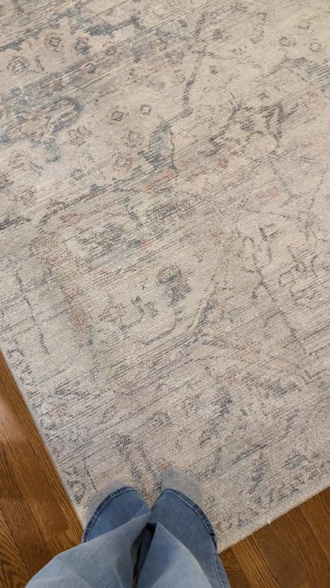 My office rug is on a huge sale!! Almost 50% off! Shop quick before the deal is done!

#LTKSaleAlert #LTKHome