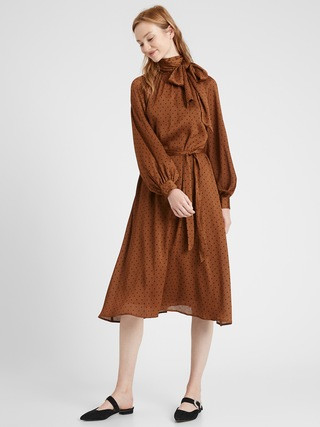 Petite Crinkle Midi Dress | Banana Republic (US)