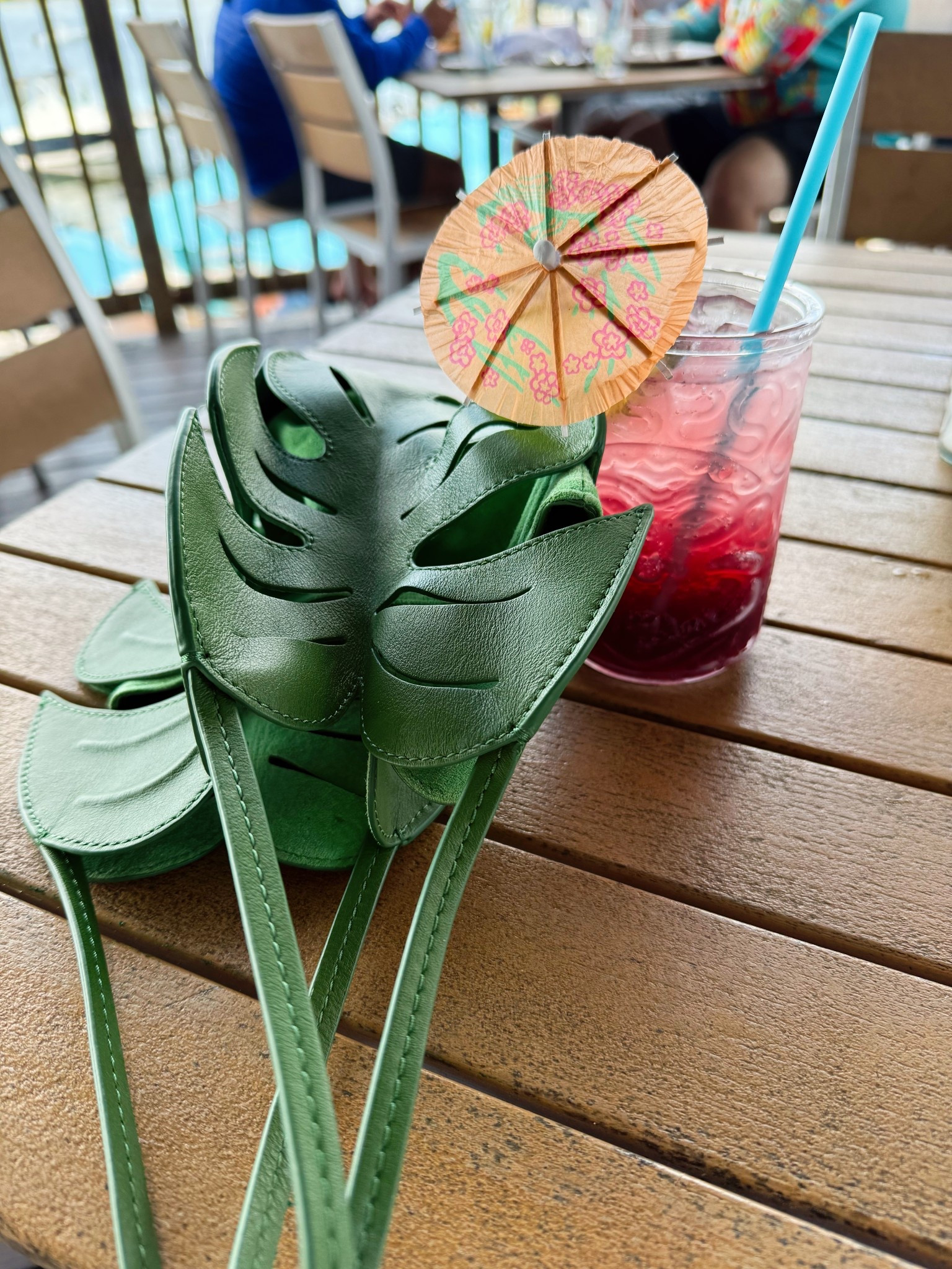 Who’s ready for spring? Florida is feeling balmy while the rest of the country is freezing, so the Staud leaf bag had to come out to play. 

#LTKTravel #LTKOver40