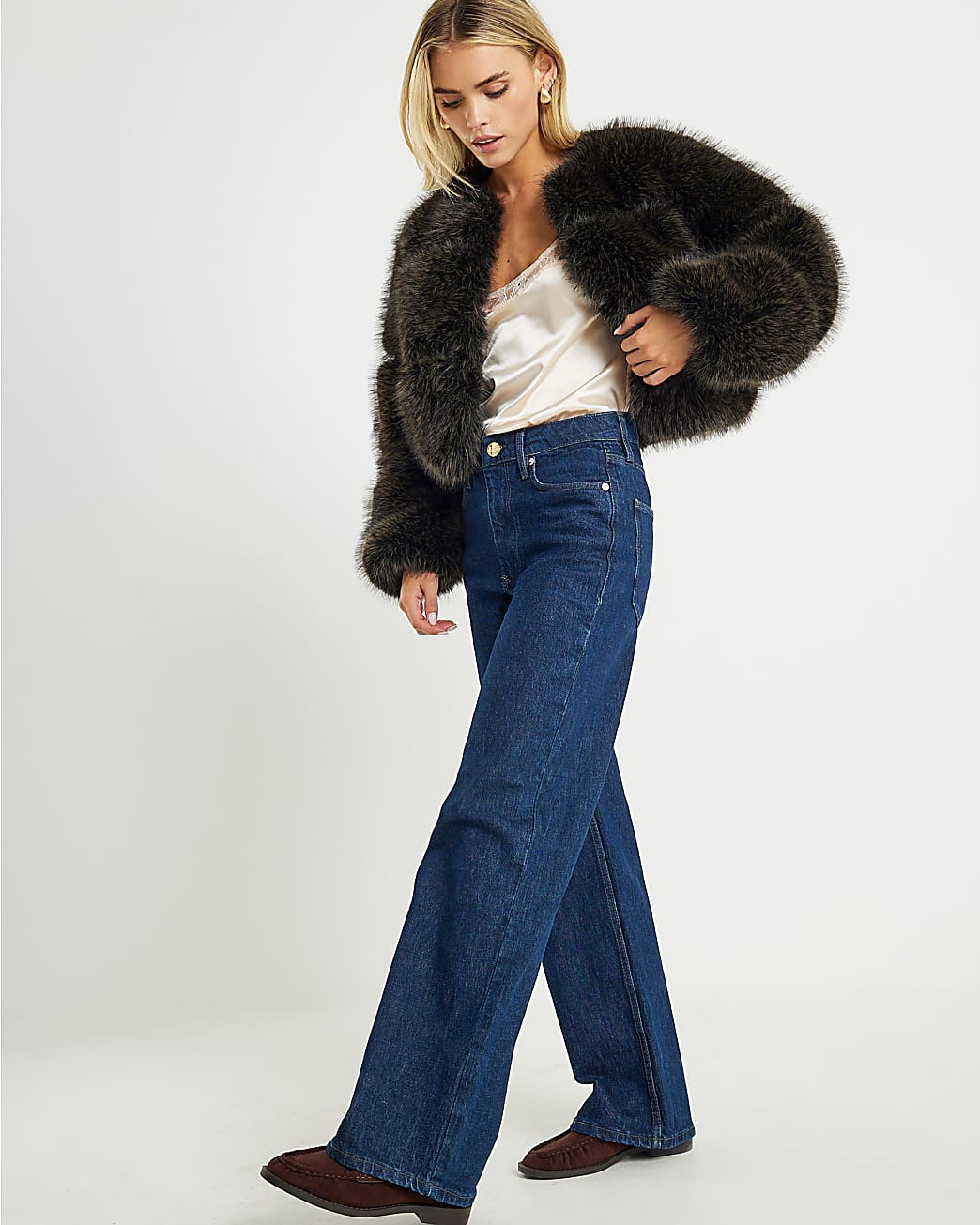 Petite Blue Relaxed Straight Leg Jeans | River Island UK & IE