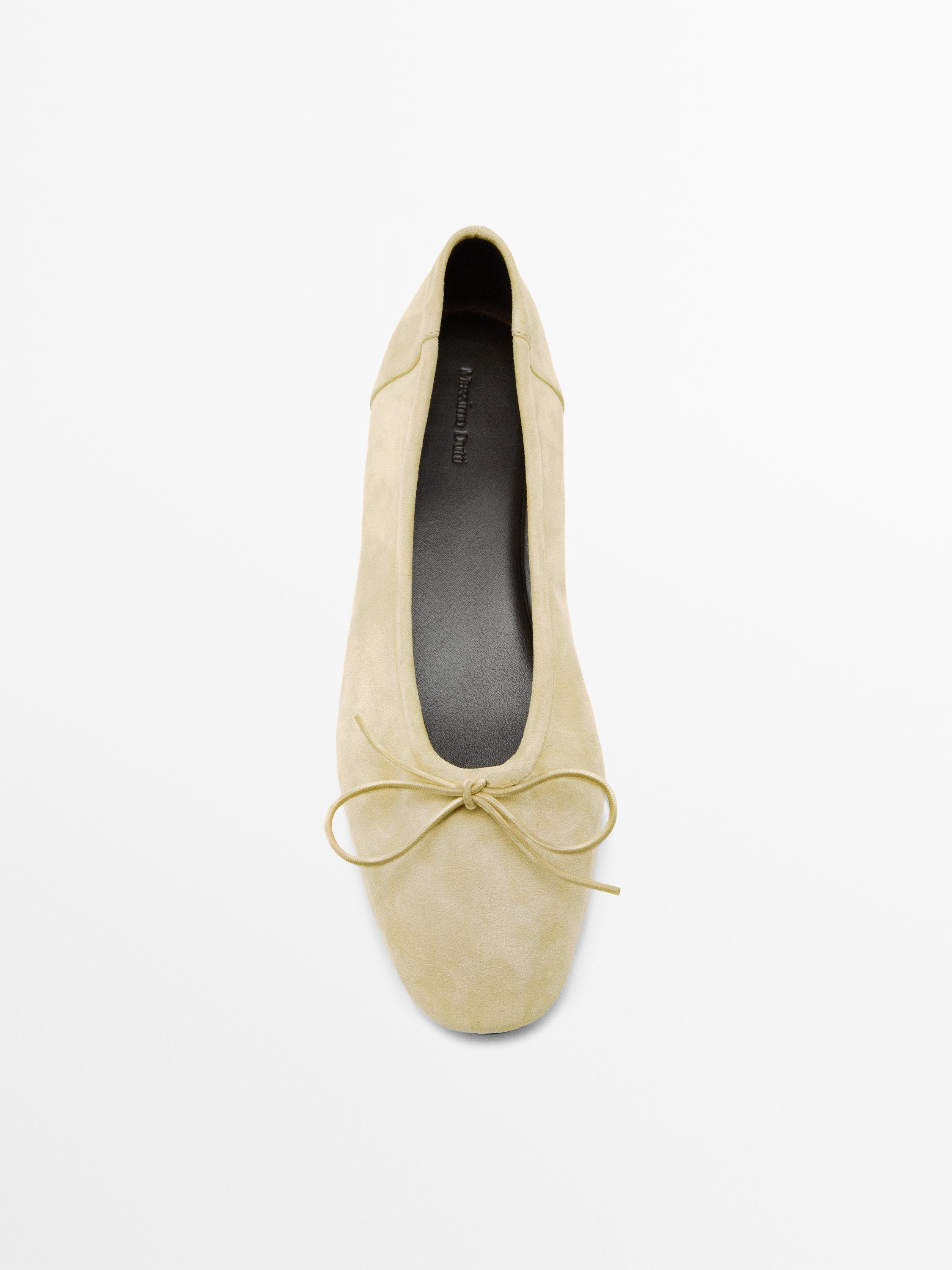 Gathered ballet flats with bow · Beige, Khaki, Brown · Balletâ Flats | Massimo Dutti | Massimo Dutti UK