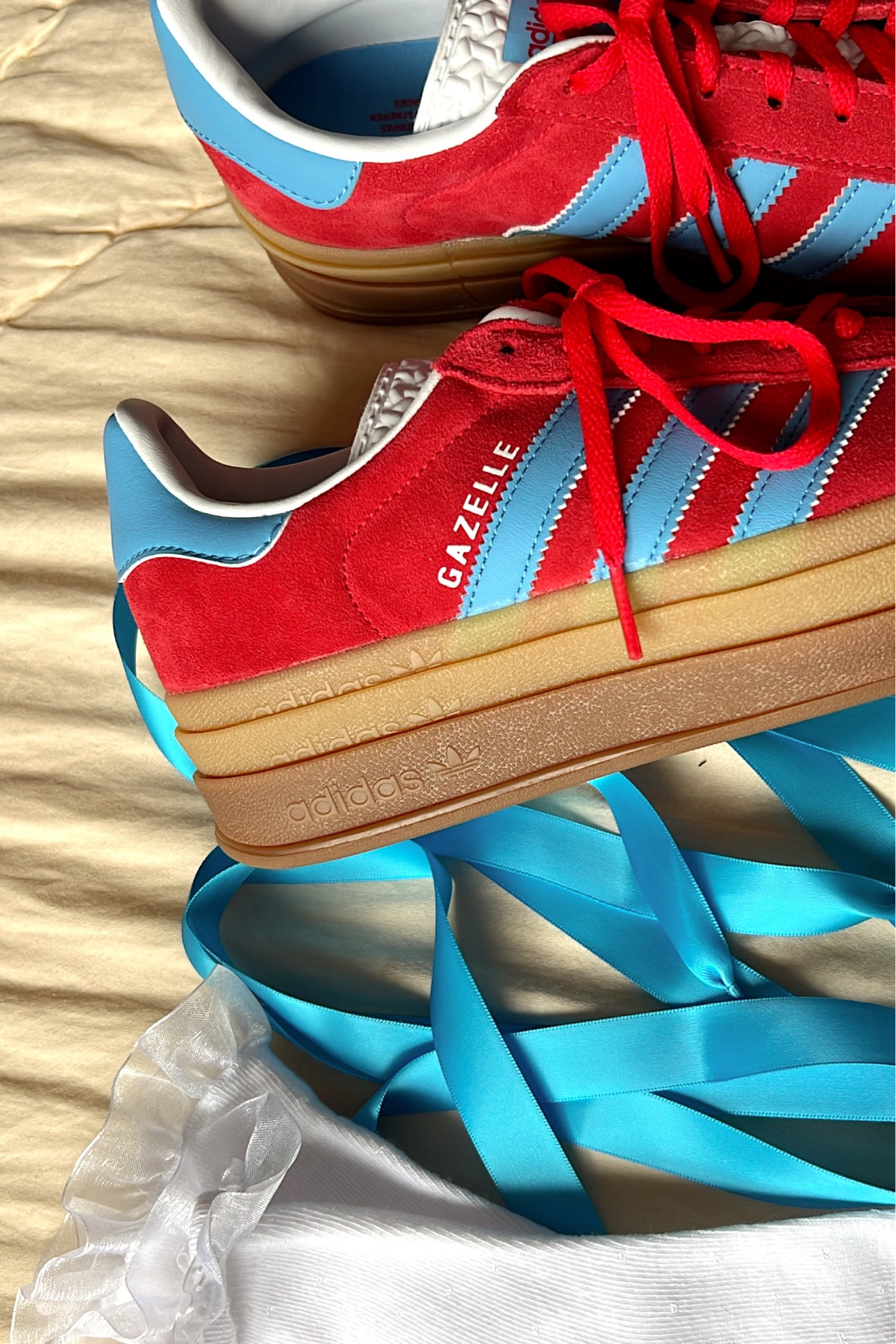 didn’t think these shoes could get any cuter BUT then I found these ribbon laces!!!😍🍒🩵

#LTKSeasonal