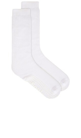 Souls. White Cloud Grip Sock in White. - size S/M | Revolve Clothing (Global)