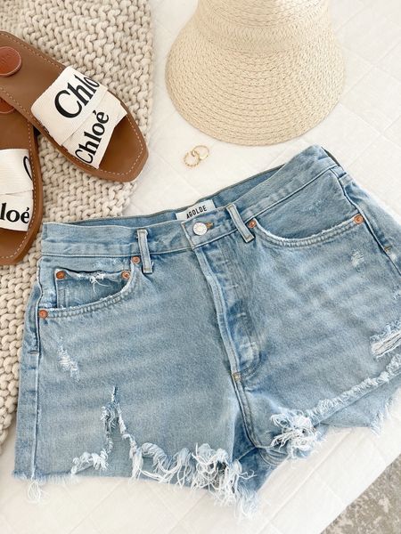 My favorite shorts are on sale! 

Agolde Parker shorts, spring outfit, denim shorts

#LTKstyletip #LTKsalealert