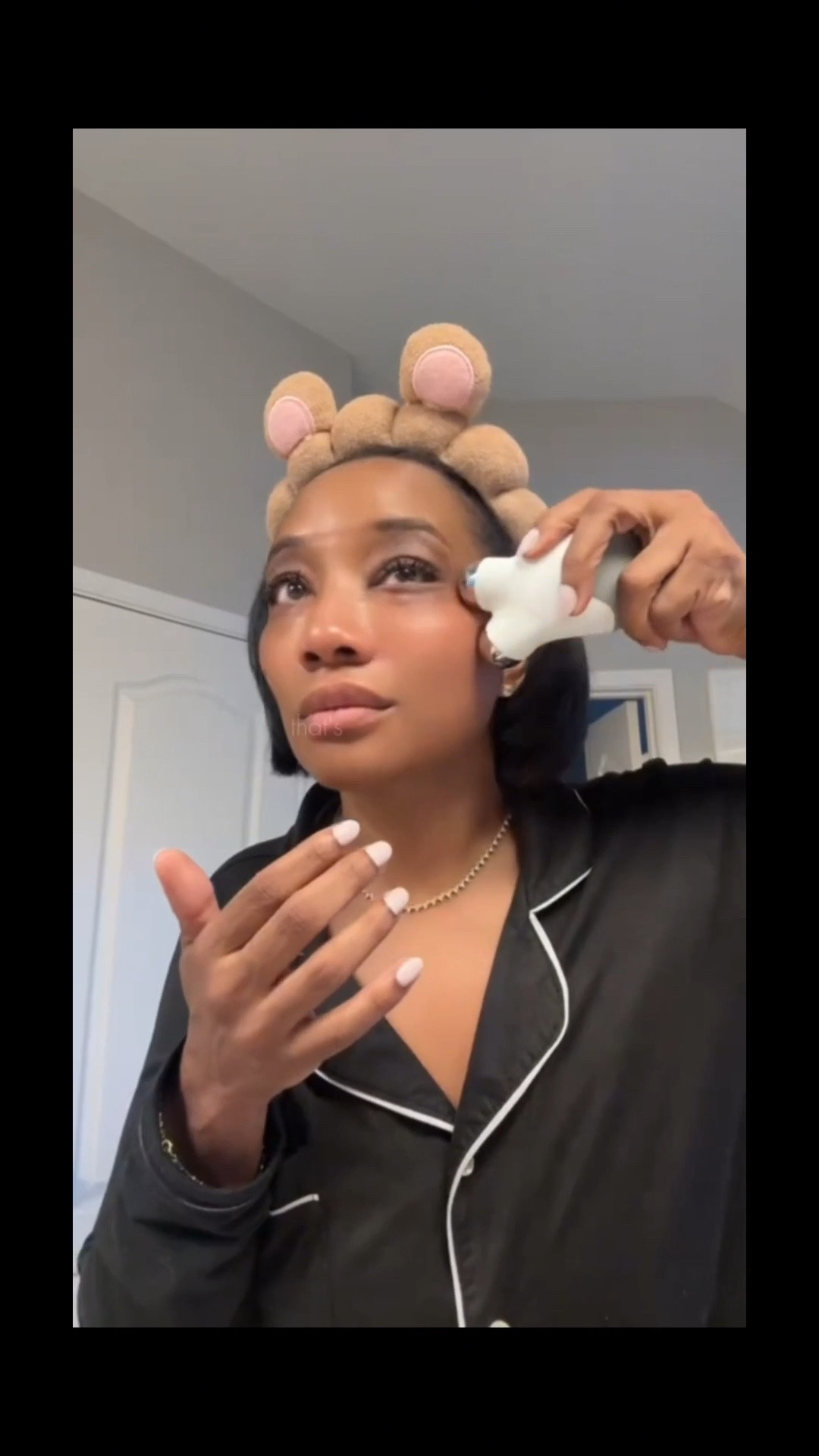 Stop letting a rushed morning ruin your skin barrier before the day even starts. 🛑✨ If you’re a busy woman a 10-step routine isn’t practical—you need high-performance efficiency. This is the morning routine I use to de-puff, hydrate, and protect my skin in under five minutes. 🛑

I’m focusing on health and protection so I don’t have to hide behind a full face of foundation.


#MorningSkincareRoutine
#GlowySkinTips #selfcareisntselfish #
#skincarejourney skincarecommunity
#antiagingskincare glowingskin #skincare

 @irestorelaser 
@lancomeofficial @estherformula_global 
@Babe Original @dr.melaxin_global @pradabeauty @mynuface @gurunanda.official

#LTKselfcare #LTKmorningroutine #LTKBeauty