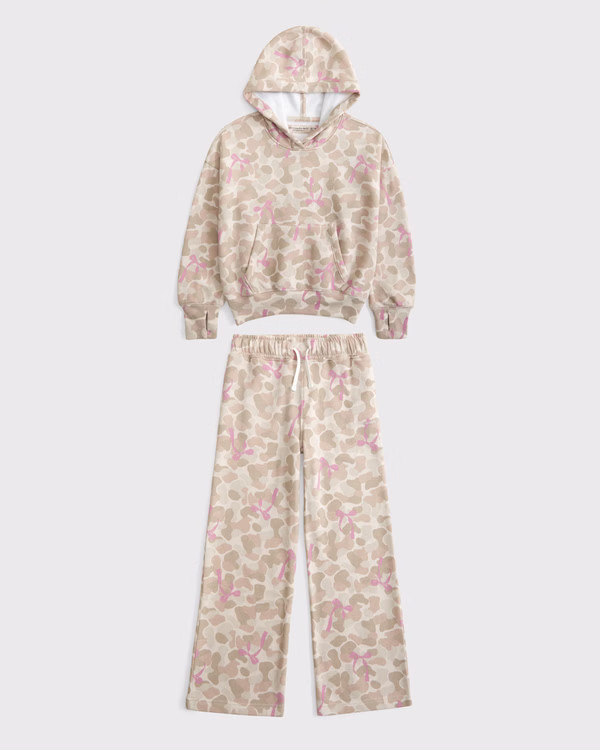 BLACK FRIDAY IS HERE | 40% OFF everything | free shipping on orders over $99 | Abercrombie & Fitch (US)