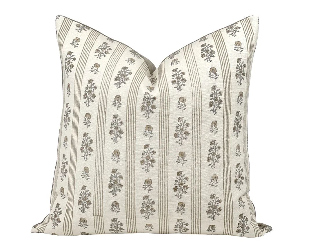 BLOSSOM Designer Floral Linen Pillow Cover, Block Print Pillow, Neutral Floral Pillow, Spring Flo... | Etsy (CAD)