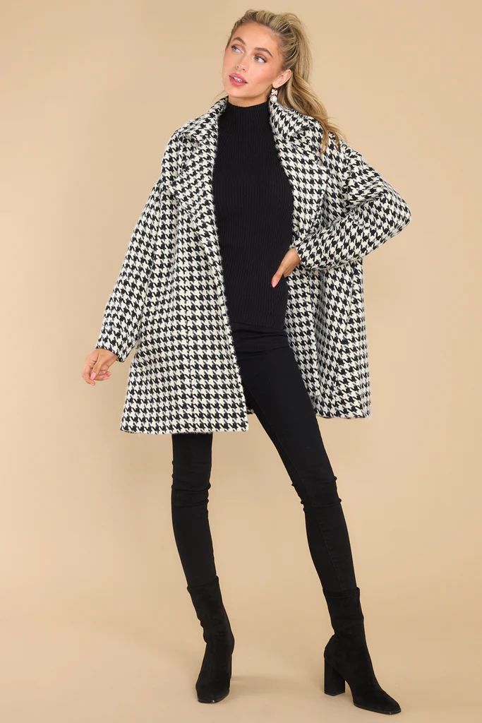 Making It Easy Black & White Houndstooth Coat | Red Dress 
