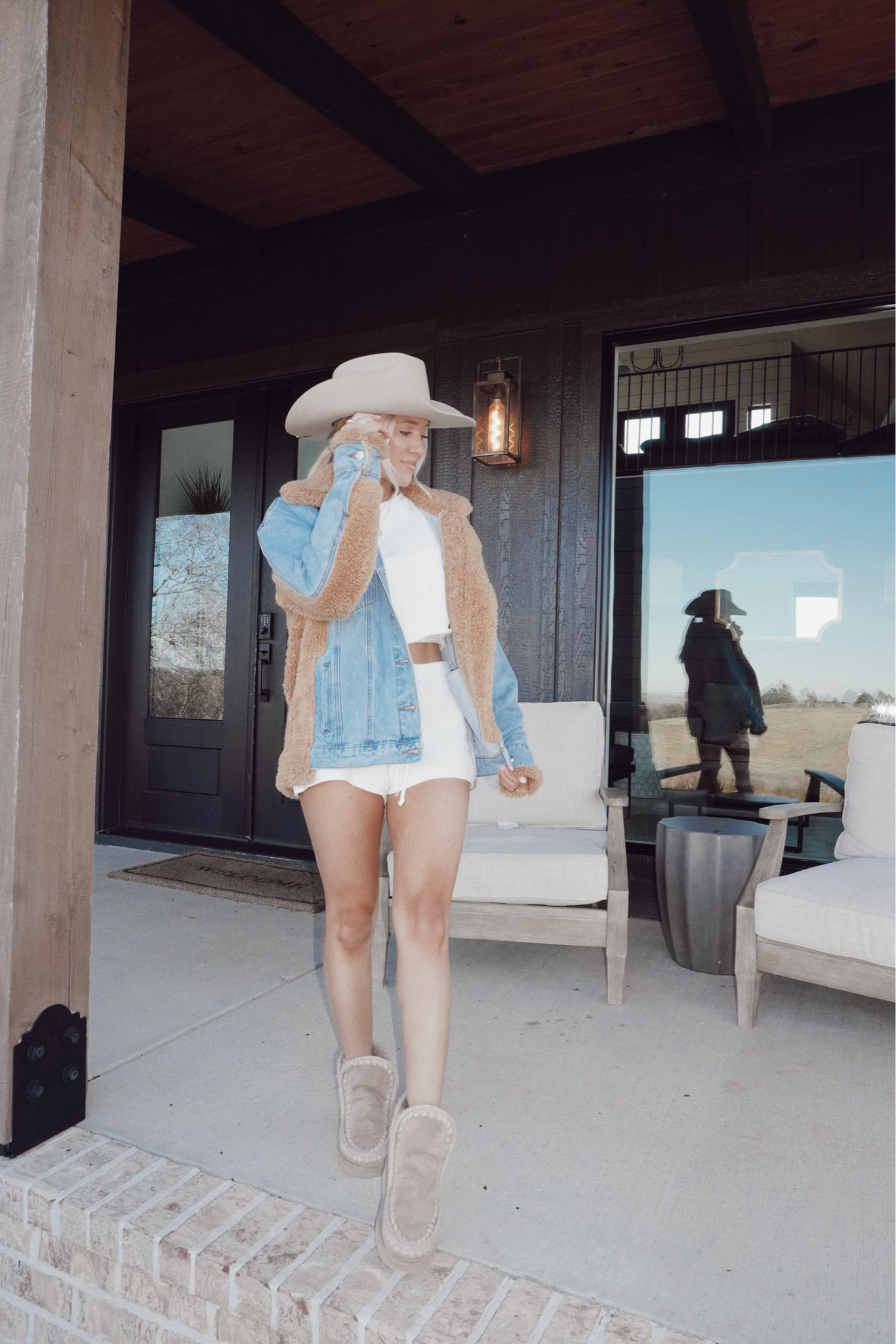 Cozy + Comfy Cabin Staycation Fit 

Staycation, cottage core, comfy + casual, lounge wear 

linked this cutie sweater fit + similar finds! 
I do have a code with pink blush for 25% off sitewide code is “kerstyn25” 💕

love this cozy cute fit perfect for a staycation, cozy vibes, lounge wear, cottage stay, vacation ideas 

Cottagecore aesthetic
Cozy cottage vibes
Rustic retreat
Girl in nature
Peaceful getaway
Warm and serene
Vintage countryside
Outdoor tranquility
Minimalist lifestyle
Cottage in the woods

Comment SHOP below to receive a DM with the link to shop this post on my LTK ⬇ https://liketk.it/51fYC #ltkshoecrush #ltkfindsunder100 #ltktravel

#LTKTravel #LTKActive #LTKBeauty