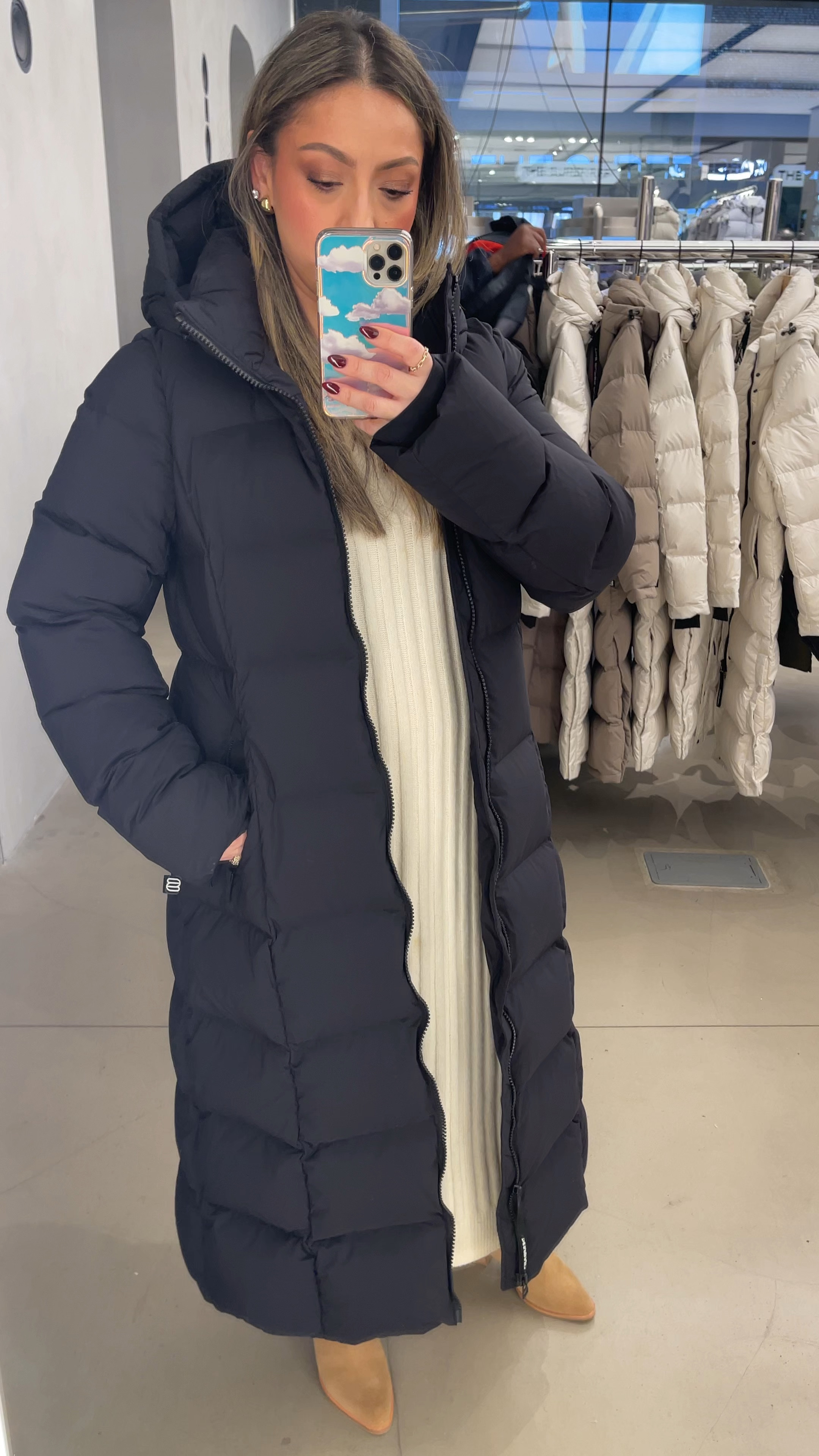 I need of a new winter coat and the Super Puff coats from Aritzia are amazing! 
I’m wearing the The SuperSnug Puff™ Long in Black. I sized up to a Large, feel is fitted and very warm!
It has two zippers that allows for more movement, which is a must especially when you have kiddos you’re chasing after🙈








Winter coat, winter jacket, warm winter coat, warm winter jacket, chic jacket, jacket for cold weather, Super World, Super Puff, long winter jacket, gift guide, gift for her, Christmas gift, Christmas present, winter essentials, Karla Kazemi, Latina.

#LTKstyletip #LTKGiftGuide #LTKmidsize