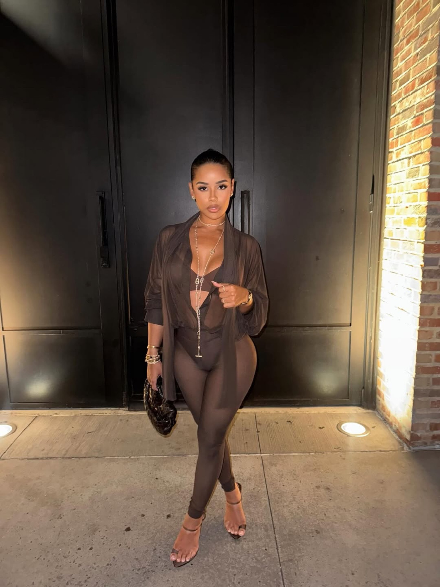 You ask, we answer! 🔥 @jackiesojuicy said, “Hi. Can you please find the deets on this sexy number she’s applying so much pressure to? 😍😍😍” and @mrk_kelly added, “Where is this look from?”

@latainax3 was wearing a full @normakamali look, including the $280 super os bf nk shirt bodysuit w/ bow.

Hot! Or Hmm..?
📸: IG/Reproduction
#LatainaFBD #lataina #normakamali #sheerstyle #bombshellstyle #fashionbombdaily