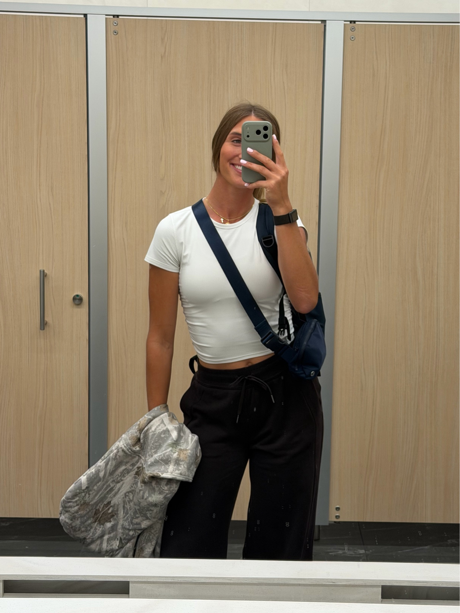 favorite pants to wear when flying✈️ they fit me so well in length which is hard to find in a sweatpant! i’m 6’0 btw :) 

#LTKootd #LTKTravel #LTKTall