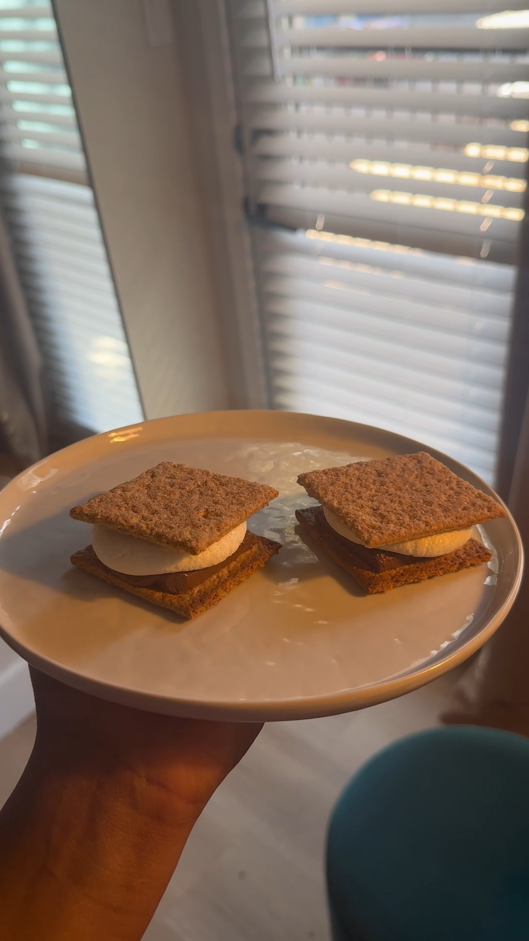 still can’t get over these plates

featuring s’mores for the little 🖤

#LTKfoodie #LTKHome #LTKmomlife