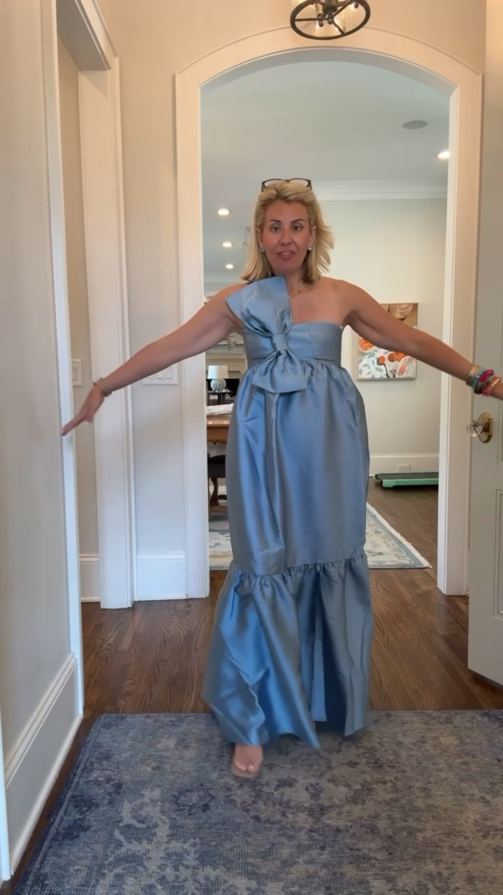 This is one of those add to cart right now girls! We are wearing this year-round and it is just perfection. I’m wearing a size small & 8 heel tts. ￼ *Use MIXANDMATCH20 at Petal & Pup *Use Catherine20 for 20% off my bracelets

#LTKootd #LTKWedding #LTKSeasonal