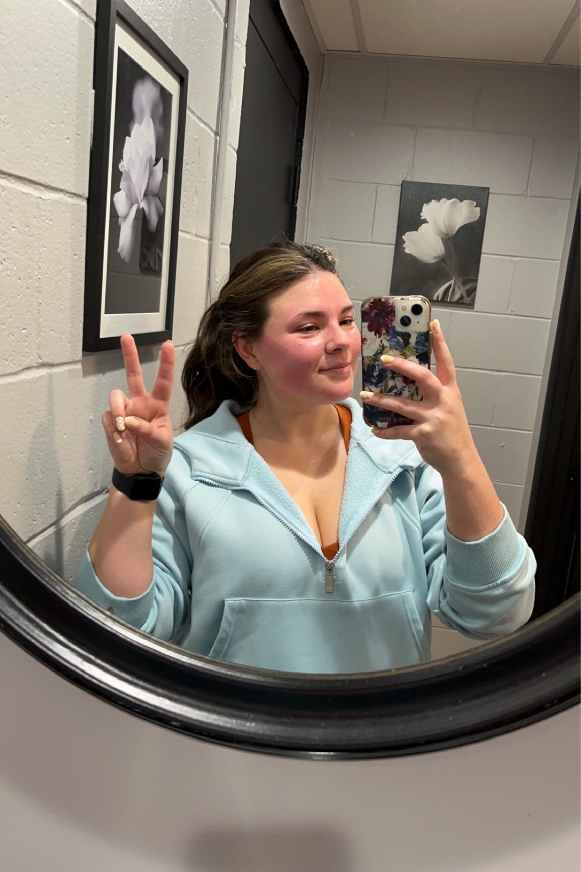 Sweaty gym selfie

#LTKfitness #LTKSeasonal #LTKstyletip