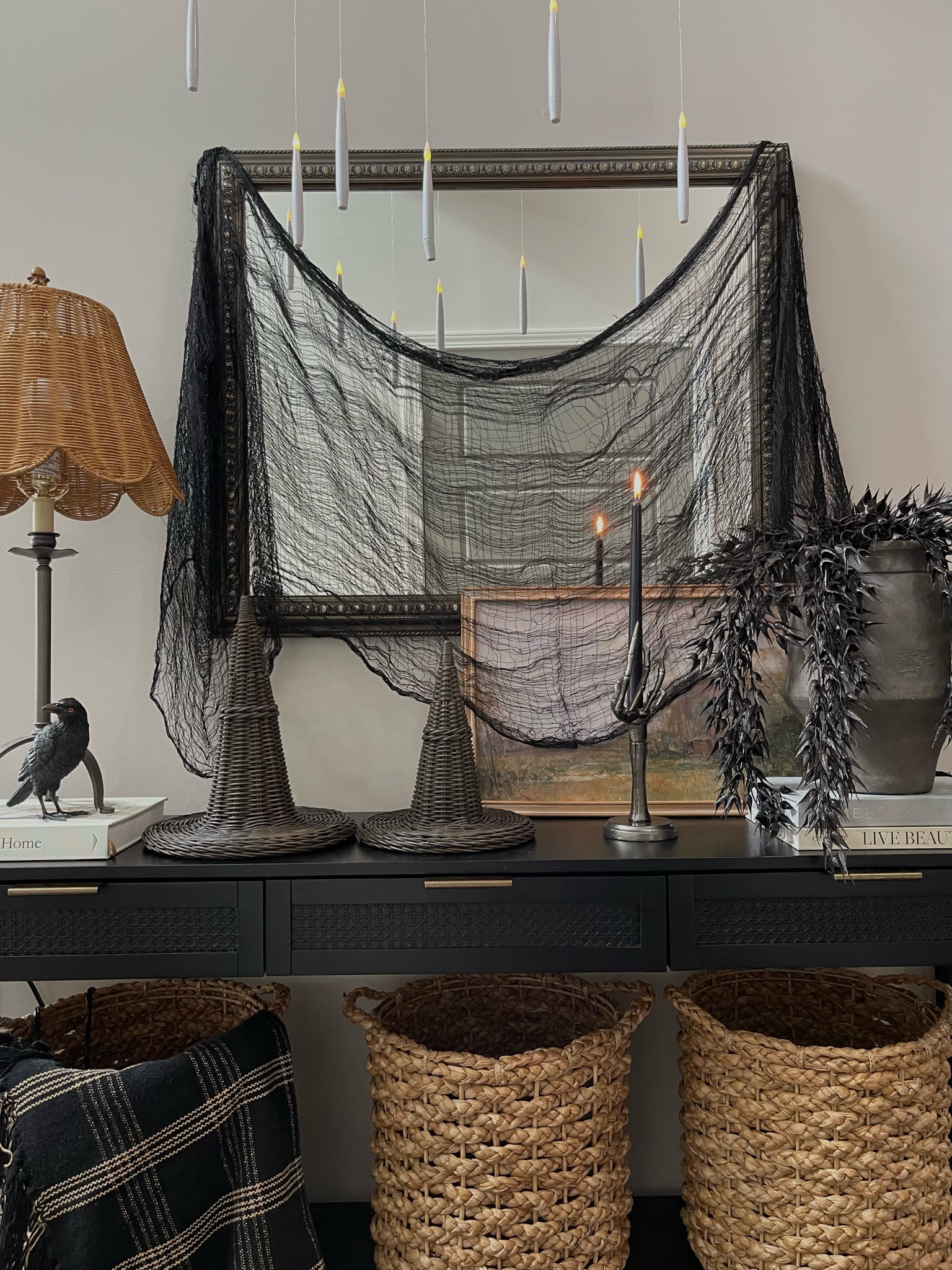 My Halloween entryway 🕷️🖤💀👻🖤

#LTKSeasonal #LTKHalloween #LTKHome