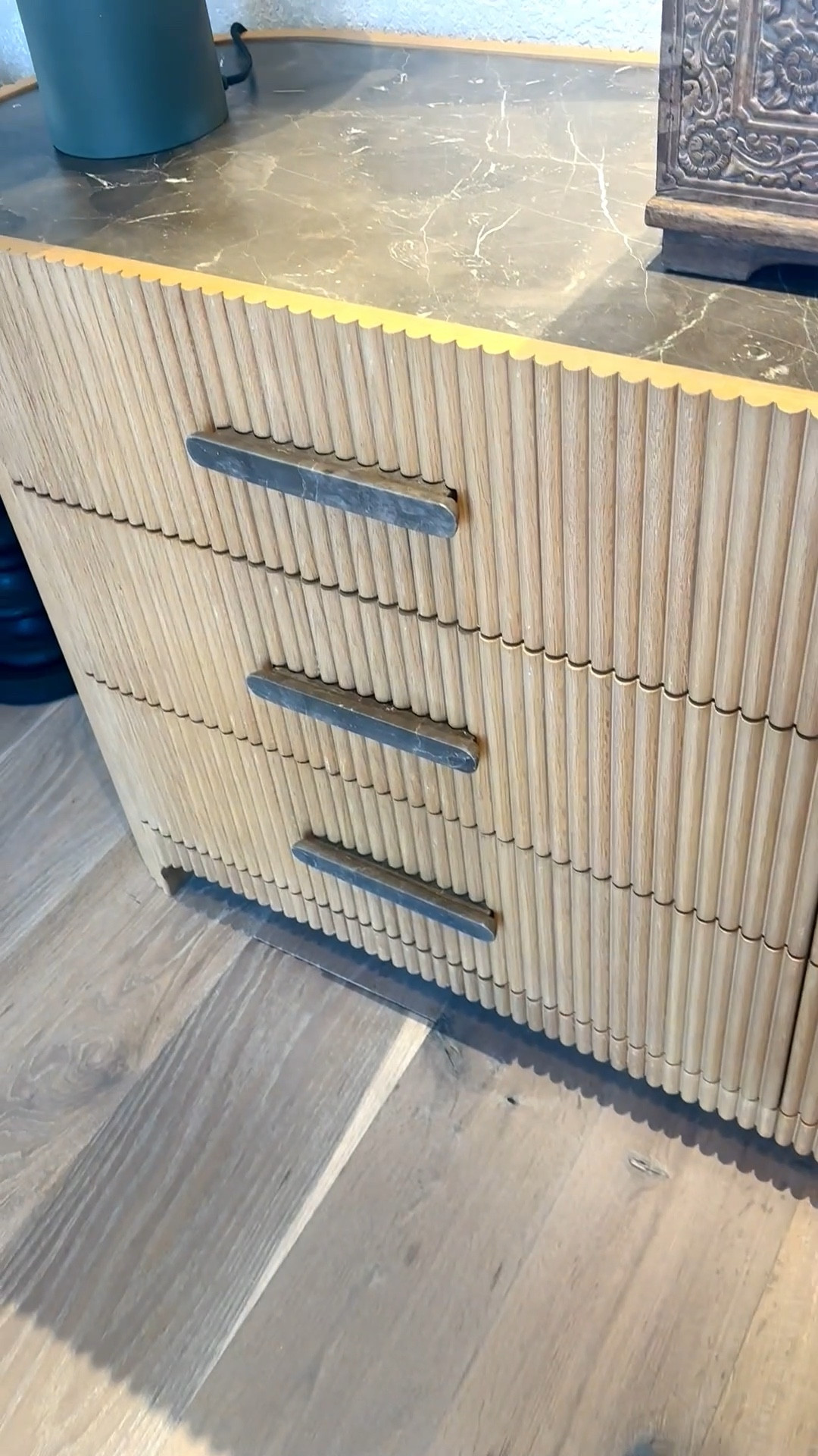 Up to up to 60% off at Arhaus clearance. Loving the oak reeded detailing paired with warm brass accents. Timeless and elevated.
#sideboard #arhaus #oakfurniture #reededdetail #brassaccents #homefinds #designinspo #classicmodern

#LTKHoliday #LTKHome #LTKSaleAlert