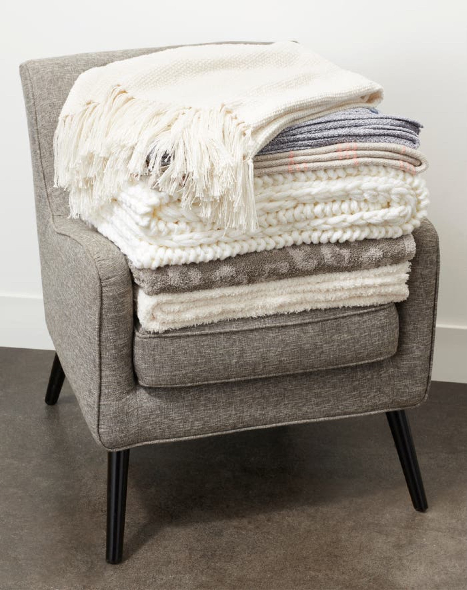 Barefoot dreams blankets 51-62% off!!! These make the PERFECT gifts! Or keep for yourself 😉 lavender, grey & navy are under $40! 

#LTKGiftGuide #LTKfindsunder50 #LTKhome