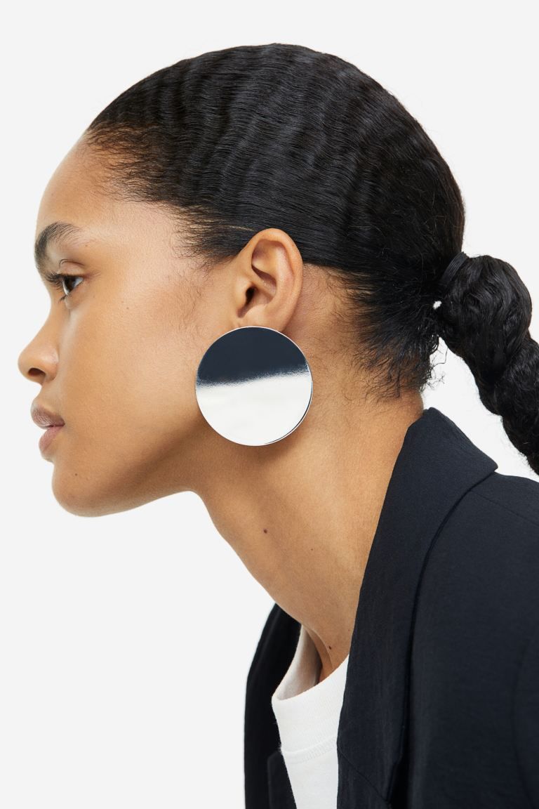 Disc-shaped earrings | H&M (UK, MY, IN, SG, PH, TW, HK)