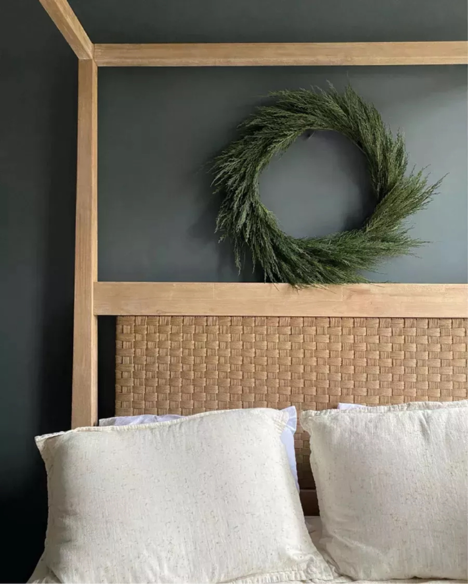 Christmas wreath for holiday decor

#LTKHoliday #LTKSeasonal