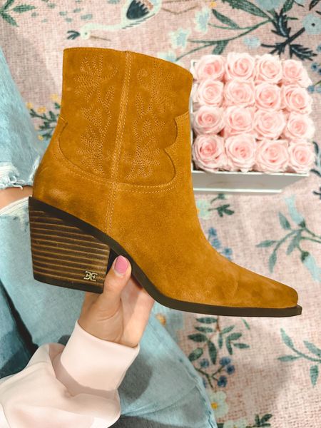 Sam Edelman western boots on sale for the Nordstrom anniversary sale! True to size



#LTKshoecrush #LTKSeasonal #LTKxNSale