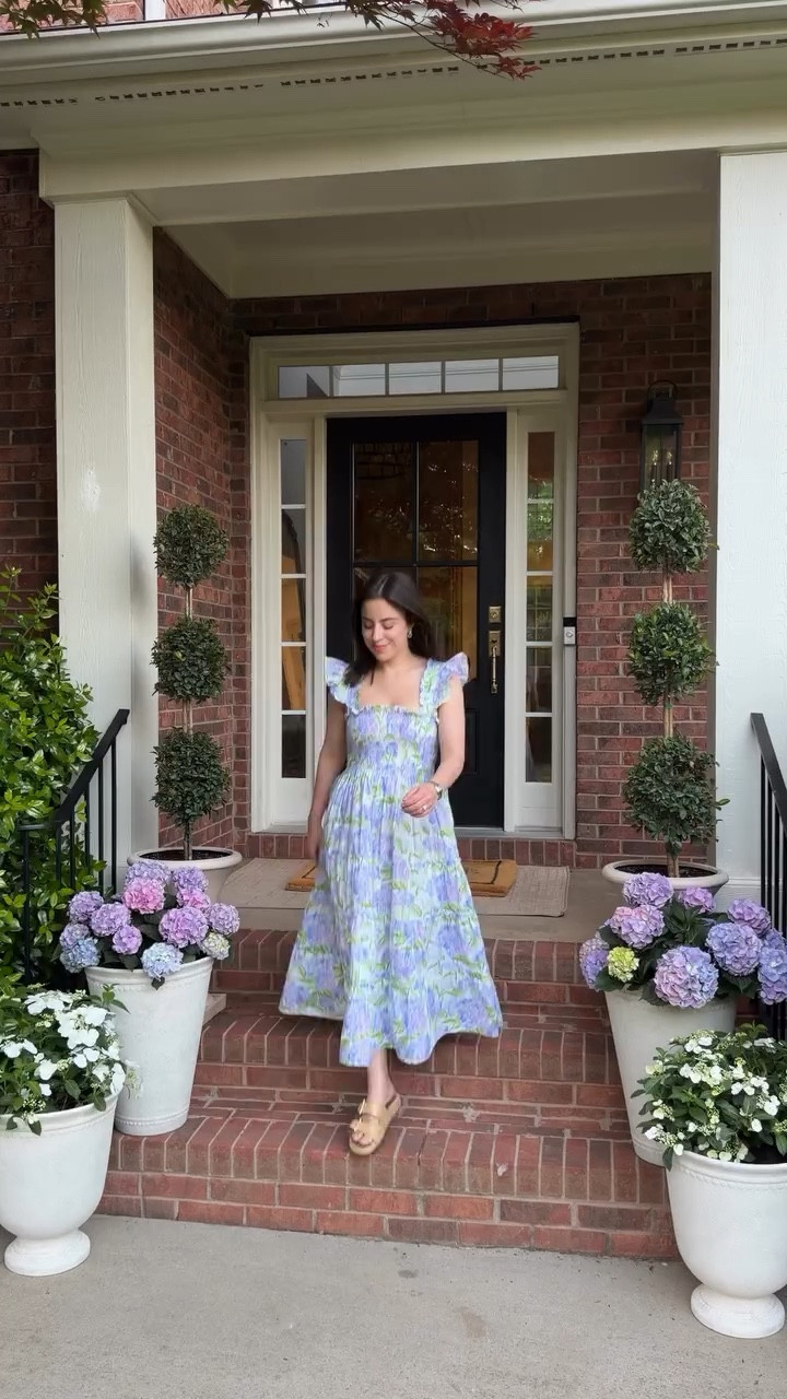 #ad Your sign to get some beautiful flowers and new outdoor furniture to enjoy these 8pm sunsets 🌸 

Found all of these beautiful furniture pieces and decor at @wayfair and I love how they completely transformed our space! Comment “PORCH” and I’ll send you a DM with the links to shop everything I used

#wishyouwerehere #outdoor #Wayfair #WayfairPartner