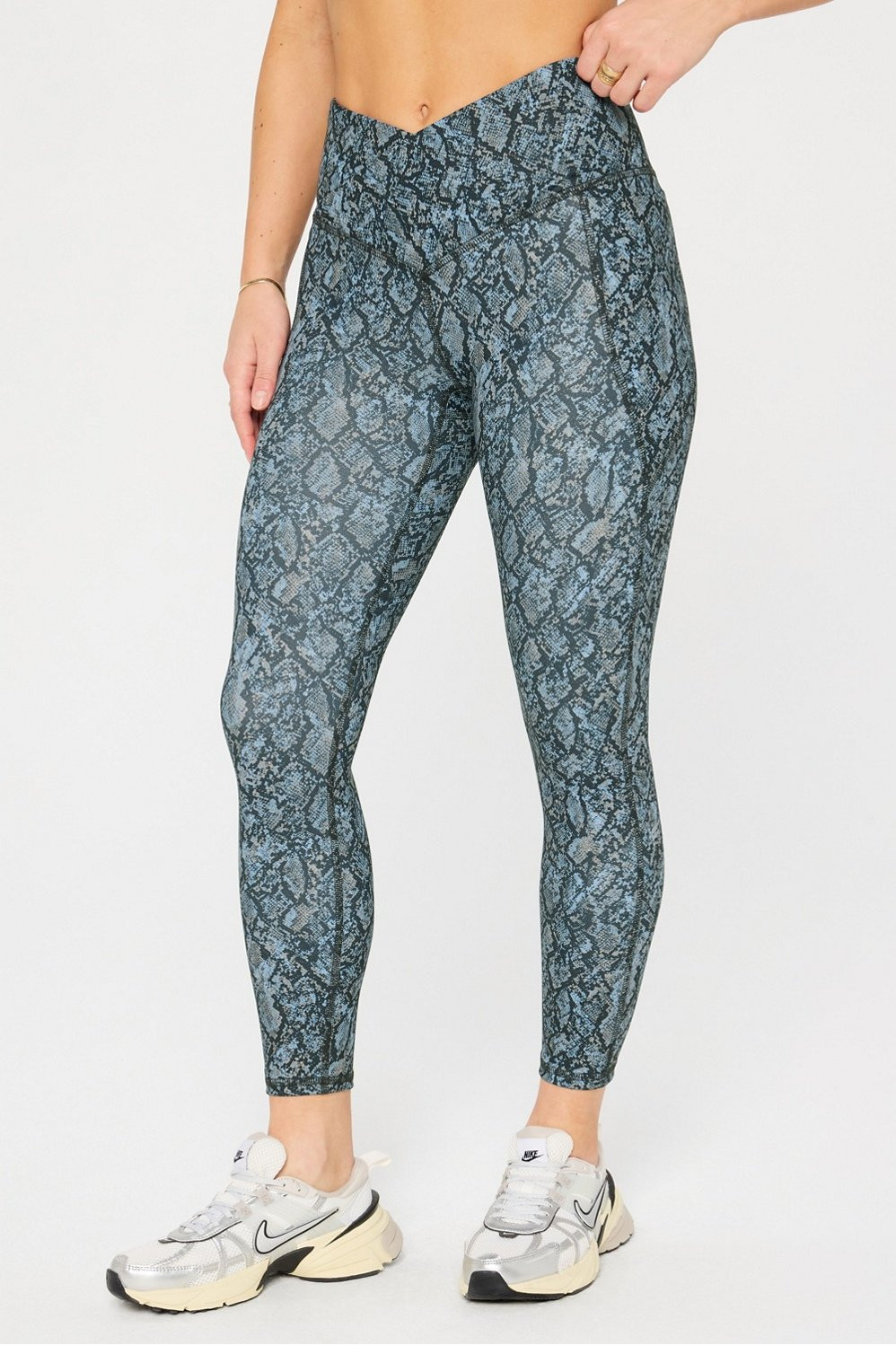Oasis PureLuxe Crossover 7/8 Legging | Fabletics