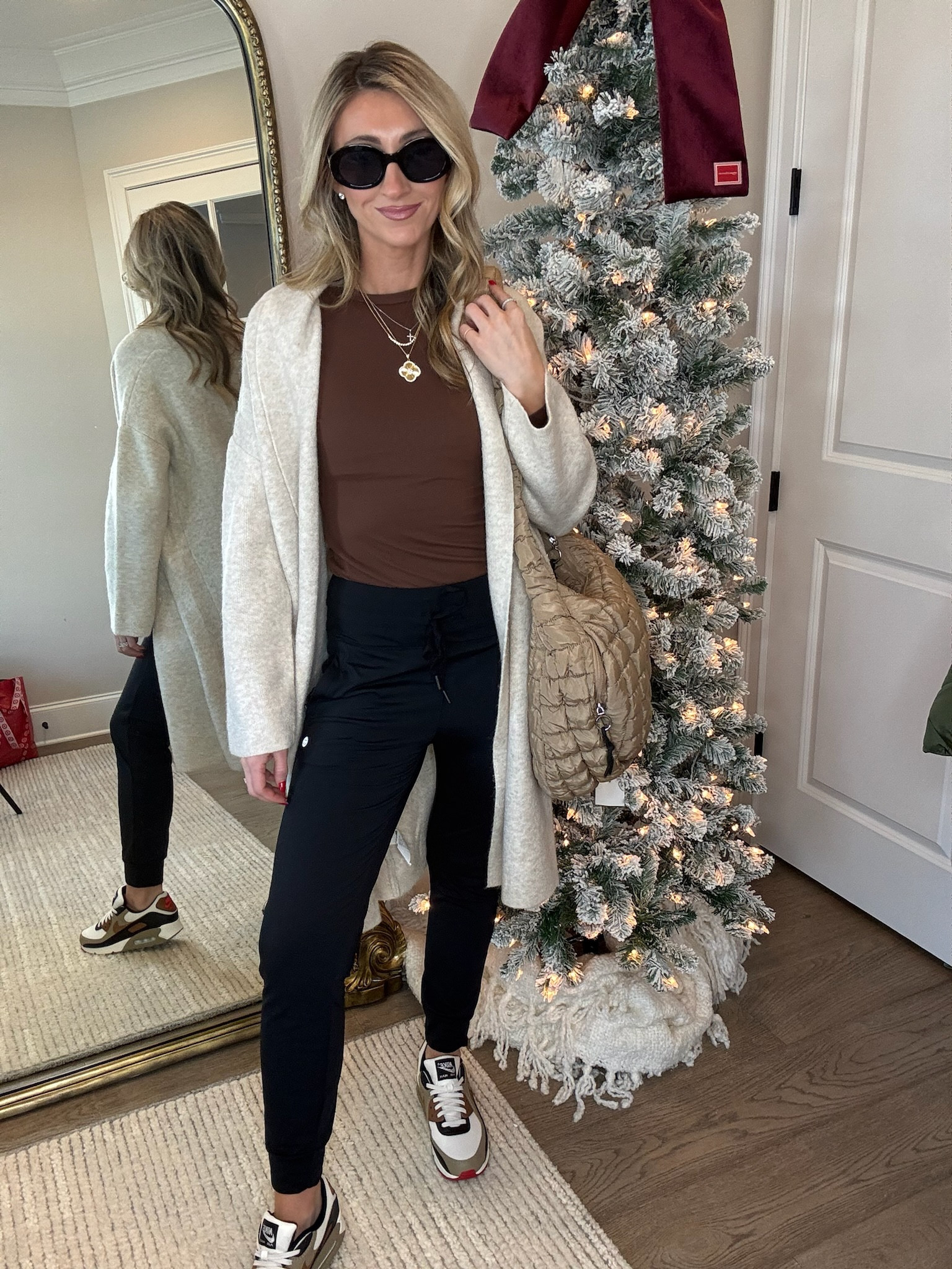 Amazon fleece lined joggers perfect for winter! I’m 5’7” and wear a size s! 

#LTKStyleTip #LTKSeasonal