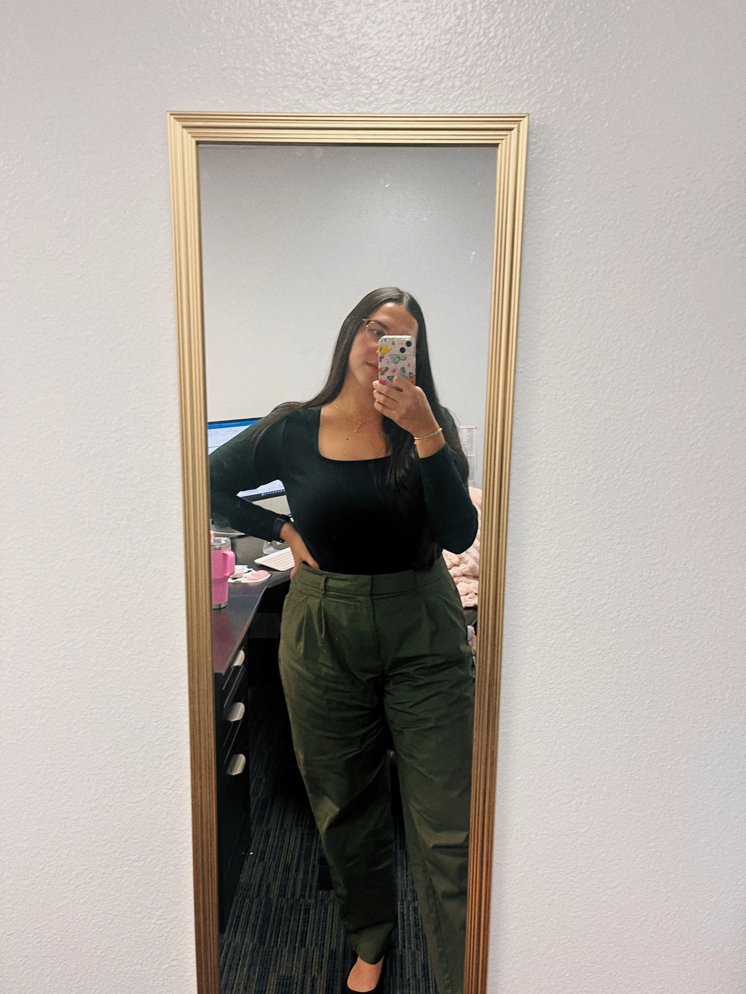 I have these pants in every color lol

Work outfit, mid size work, mid sized work, latina, work inspo

#LTKworkwear #LTKplussize #LTKmidsize