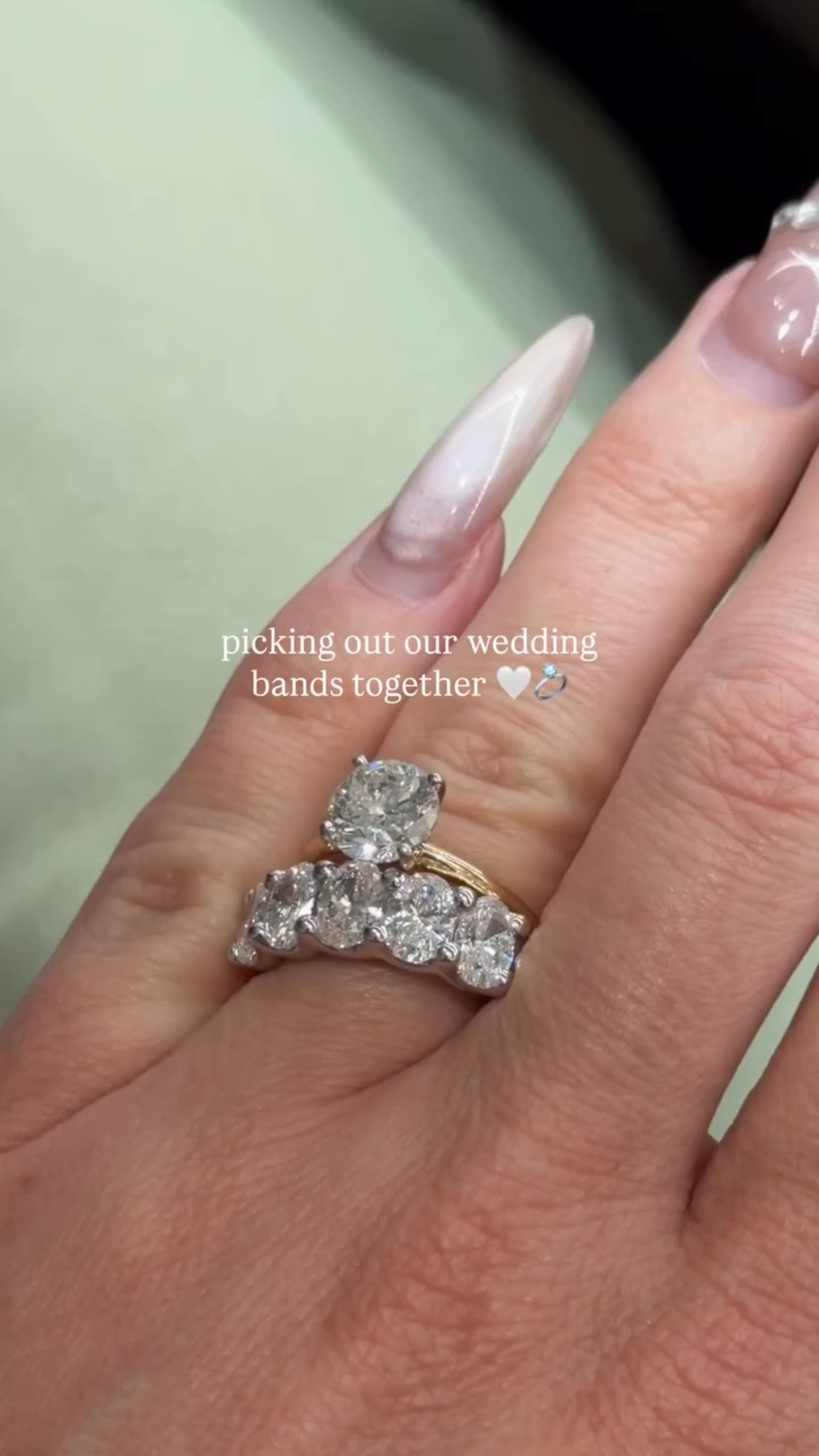 I know which one I like best but what’s your favorite? 👀🤭👰🏼‍♀️

#weddingbands #diamondring #naturaldiamonds #ringstack