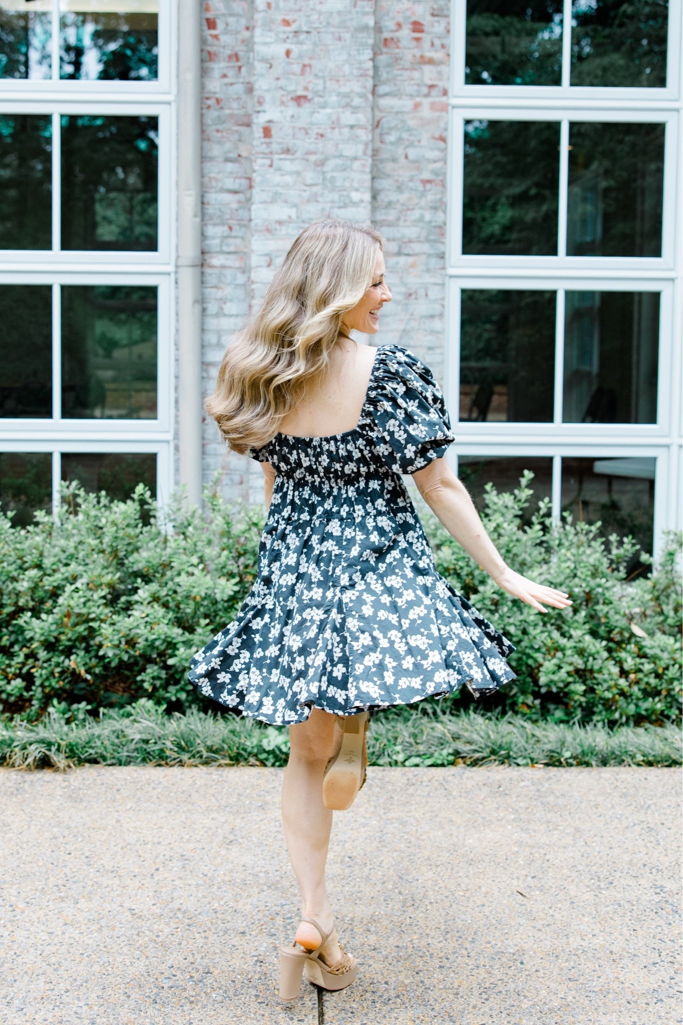 A twirl worthy dress. It would be perfect year round! Size XS.

#LTKOver40 #LTKSeasonal #LTKPetite