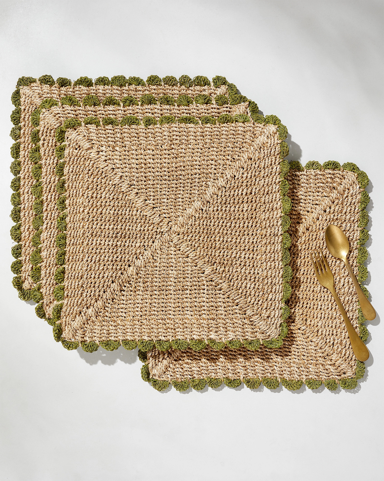 Catalonia Placemat & Seersucker Napkin Bundle | Serena and Lily