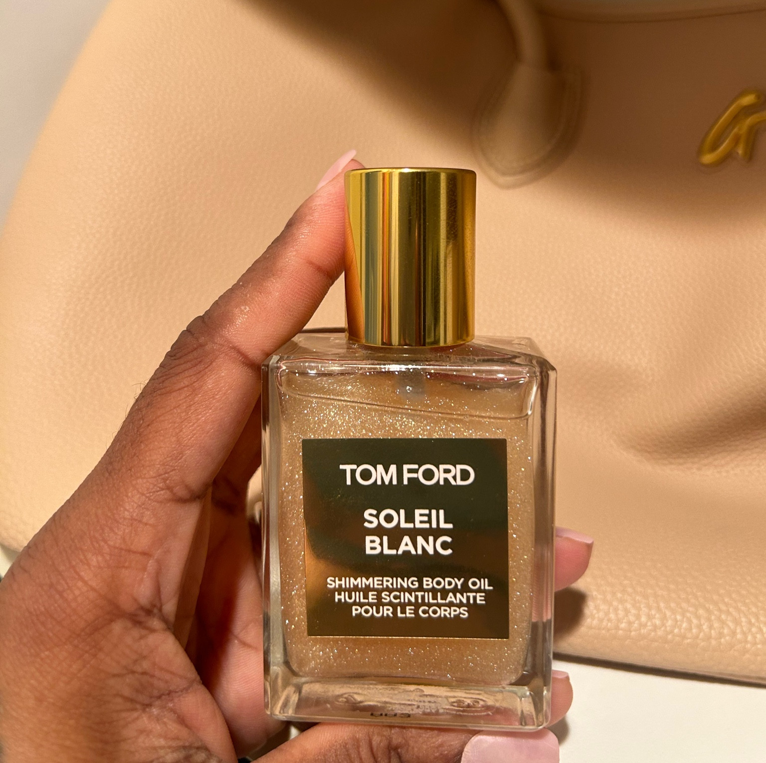 I’m loving this shimmer body oil. I love that it’s a spray bottle. I had a silimar one from Chanel but it was a pour out bottle and the scent was giving baby oil. This is very light and not heavy either. 

#LTKGiftGuide #LTKxSephora #LTKU